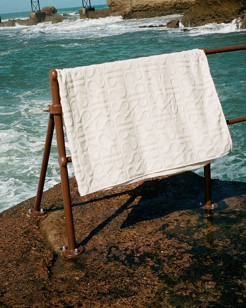 Monogram beach towel - Beach towel 100x180 cm I Ivory 2 - Rabens Saloner - DK