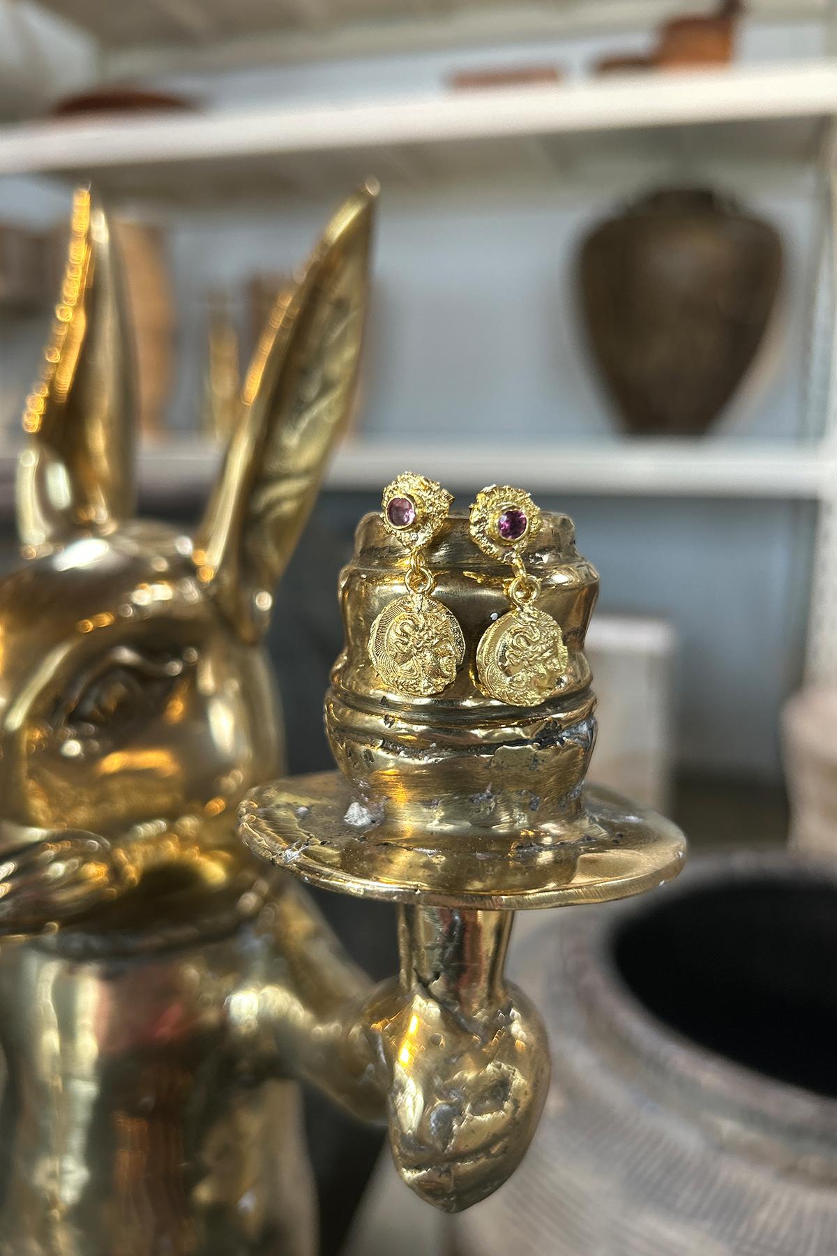 Coin Earring - Nafsu I Gold w/ Purple Stone 5 - Rabens Saloner - DK