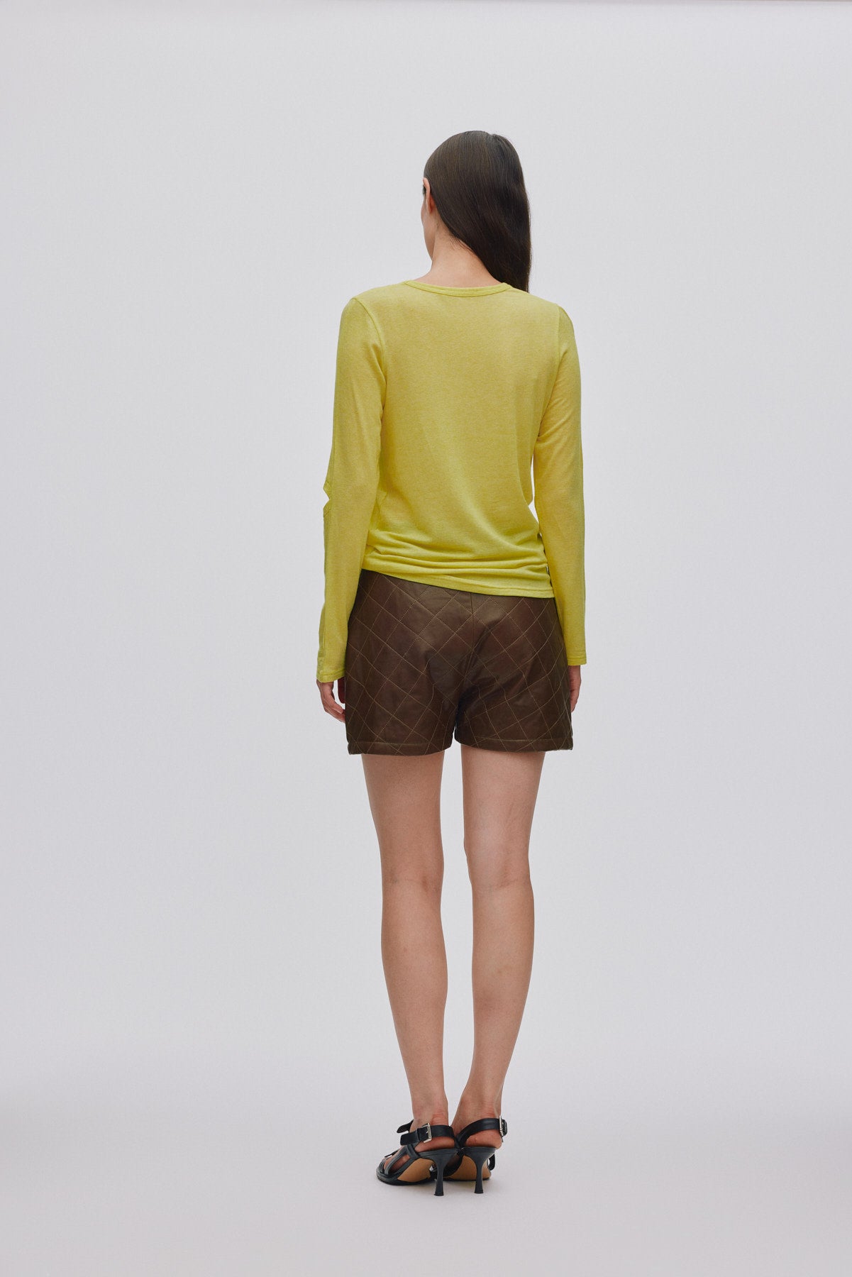 Bet - Quilted leather shorts I Olive 5 - Rabens Saloner - DK