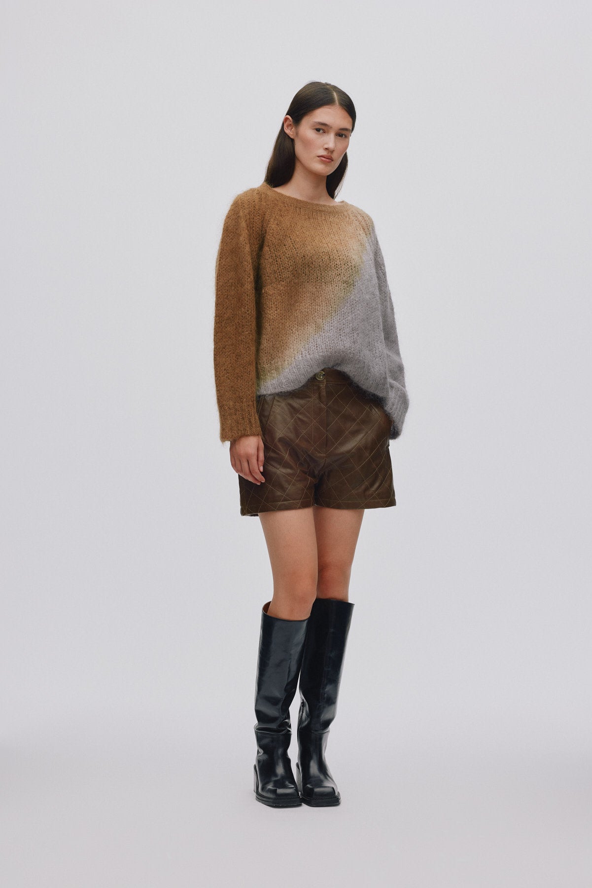 Bet - Quilted leather shorts I Olive 2 - Rabens Saloner - DK