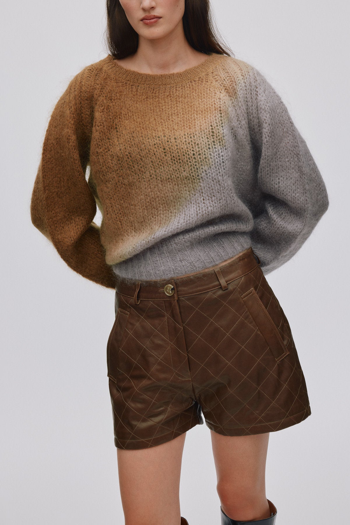 Bet - Quilted leather shorts I Olive 9 - Rabens Saloner - DK