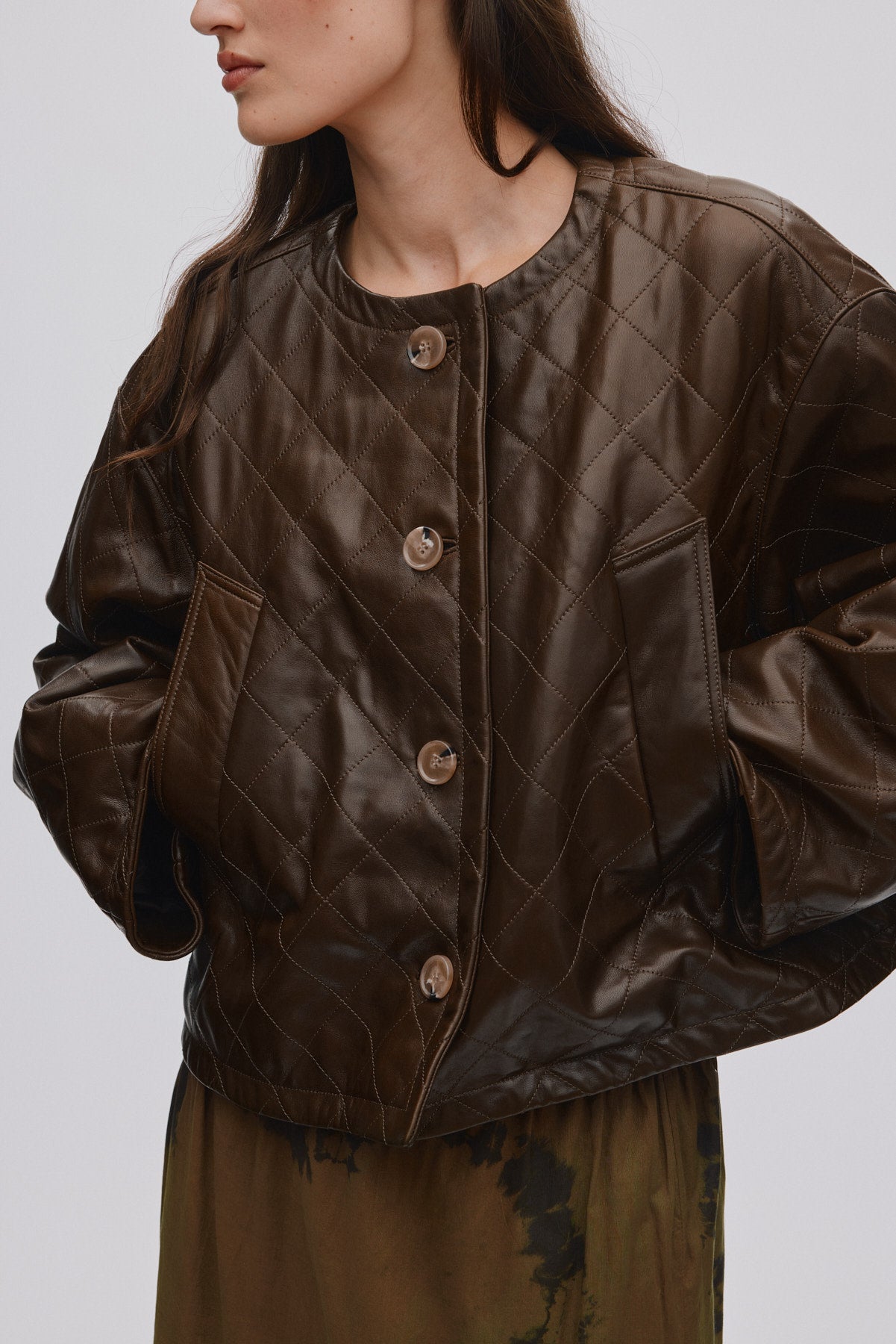 Berra - Quilted leather jacket I Olive 6 - Rabens Saloner - DK