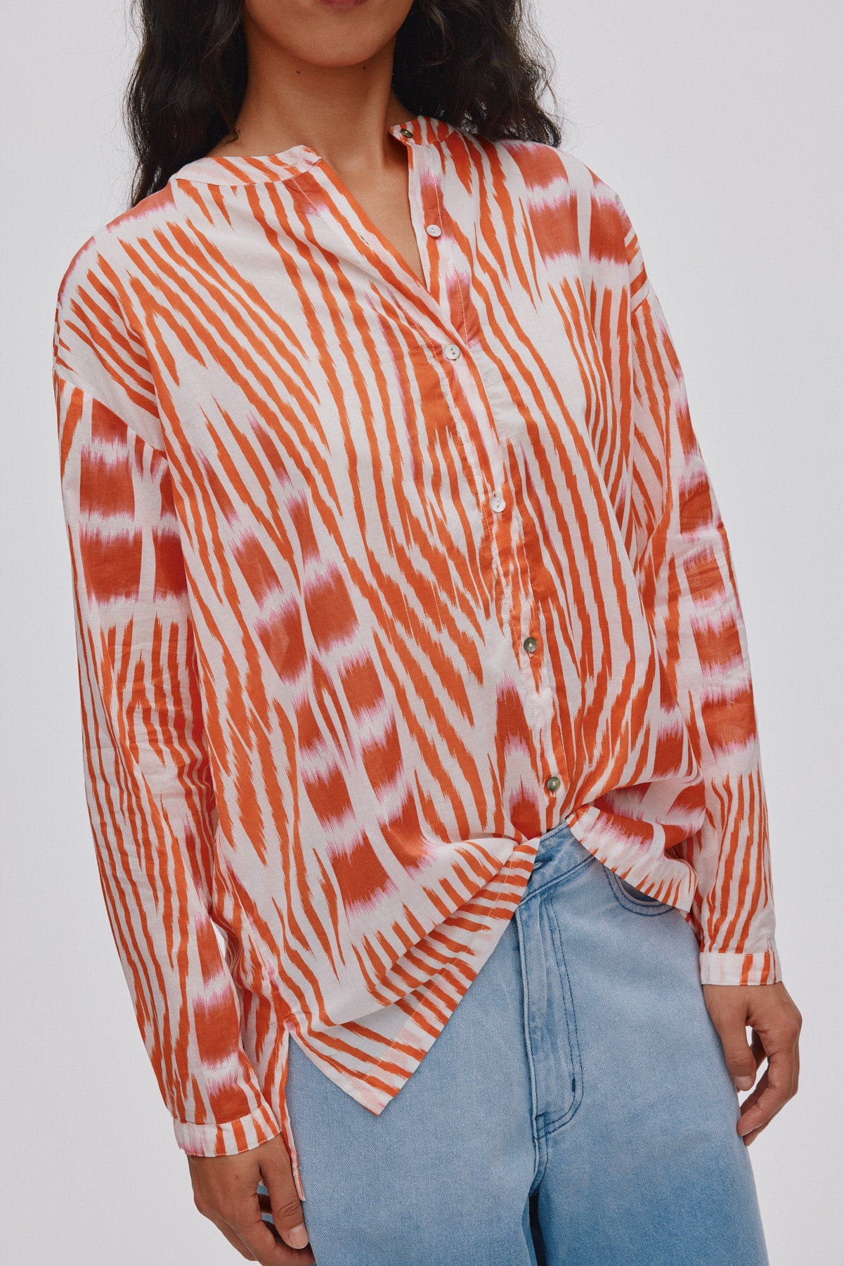 Sibyl - Ikat voile shirt I Mandarin pink ivory 3 - Rabens Saloner - DK