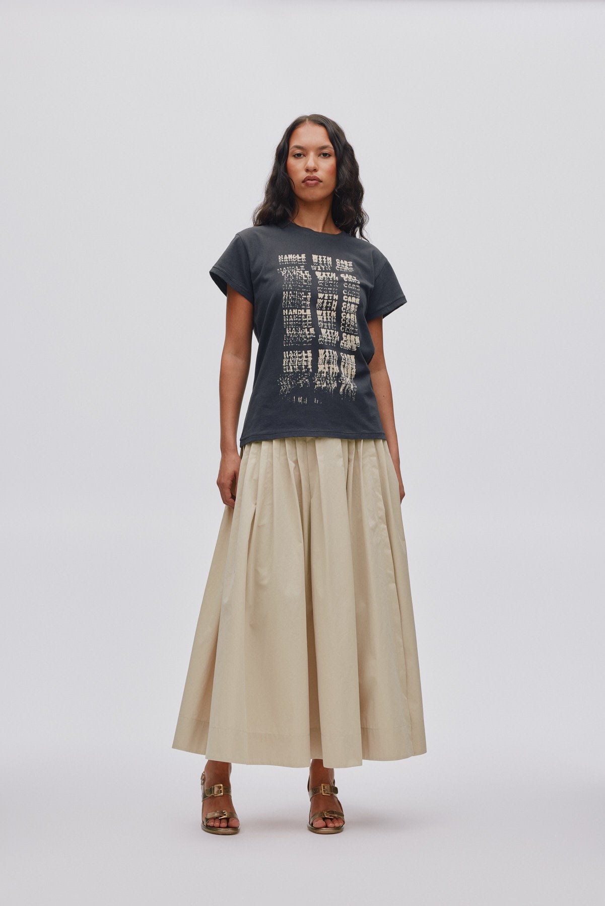 Ambla - Handle with care t-shirt I Faded black 2 - Rabens Saloner - DK