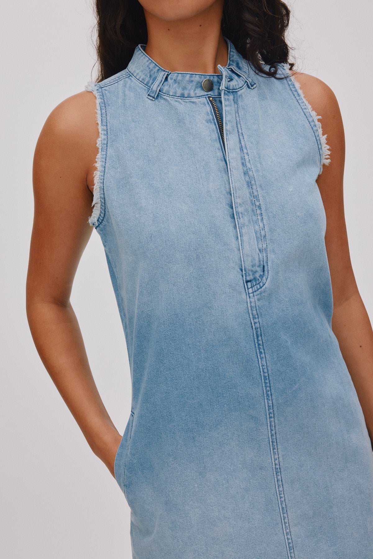Fee - Light denim dress I Light washed denim 4 - Rabens Saloner - DK