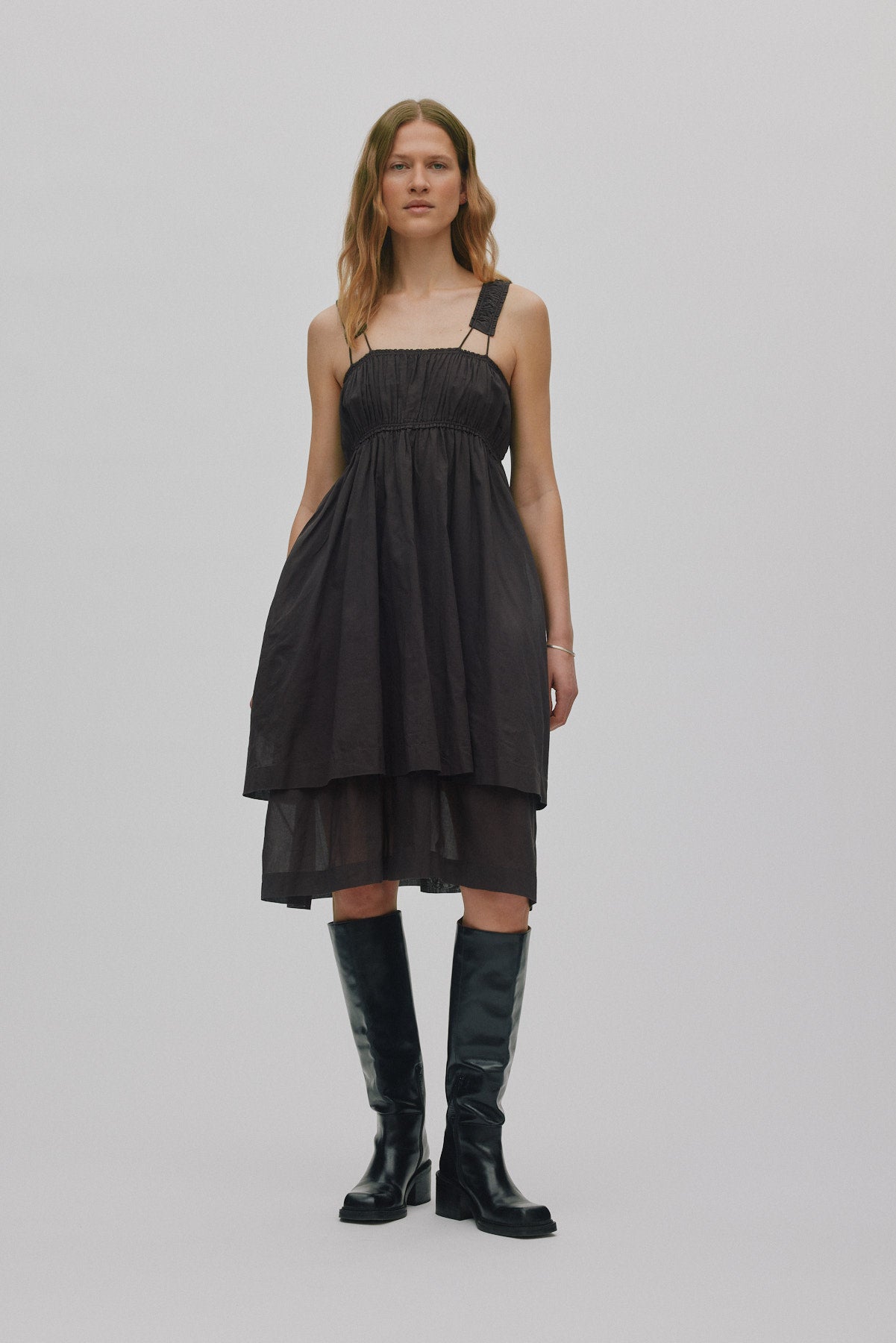 Gabi - Multi layer short dress I Liquorice 1 - Rabens Saloner - DK
