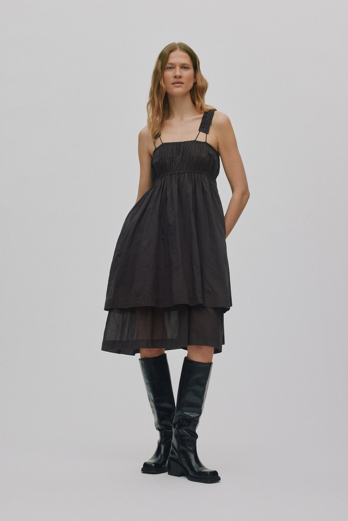 Gabi - Multi layer short dress I Liquorice 2 - Rabens Saloner - DK