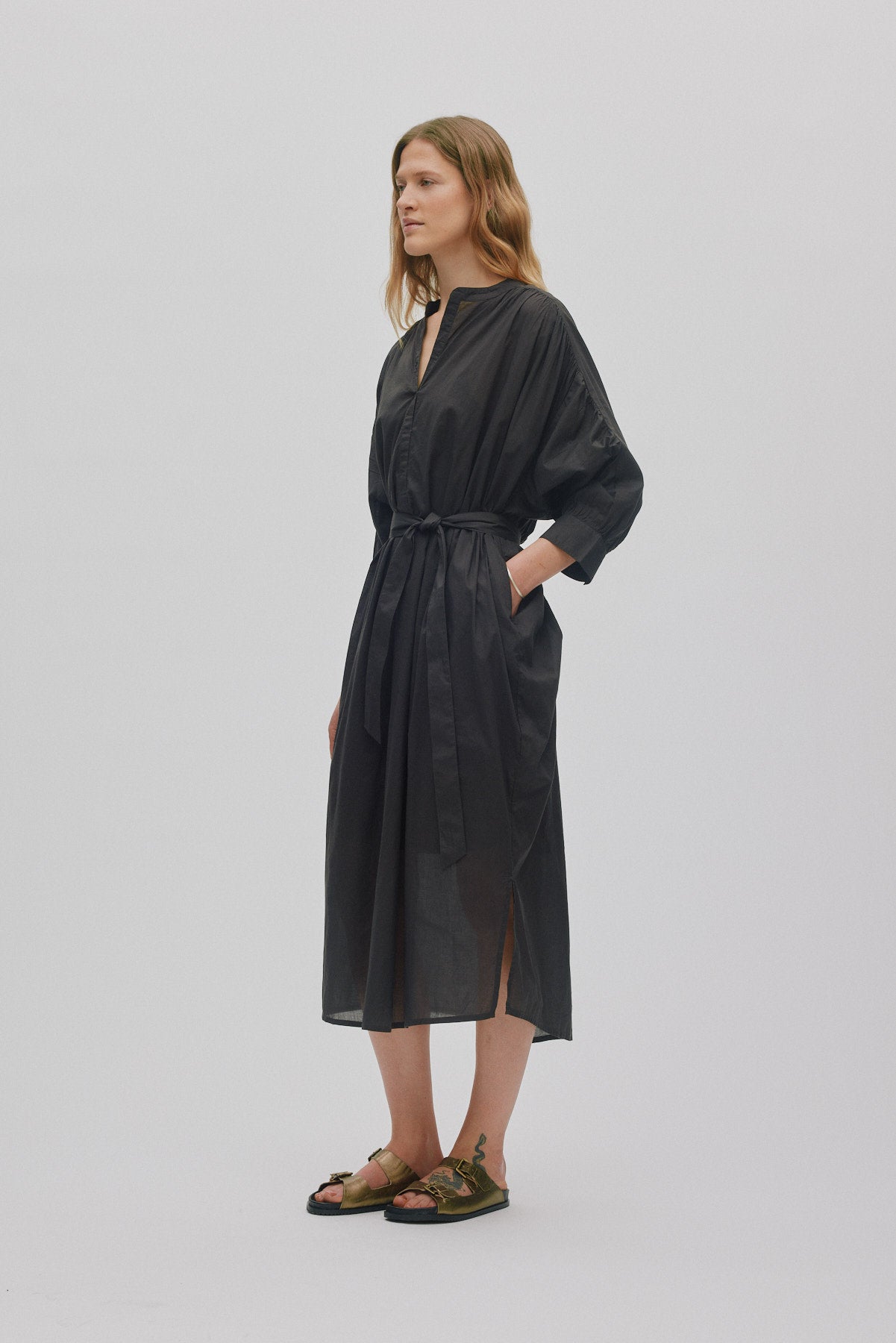 Tuva - Voile frill shirt dress I Liquorice 1 - Rabens Saloner - DK
