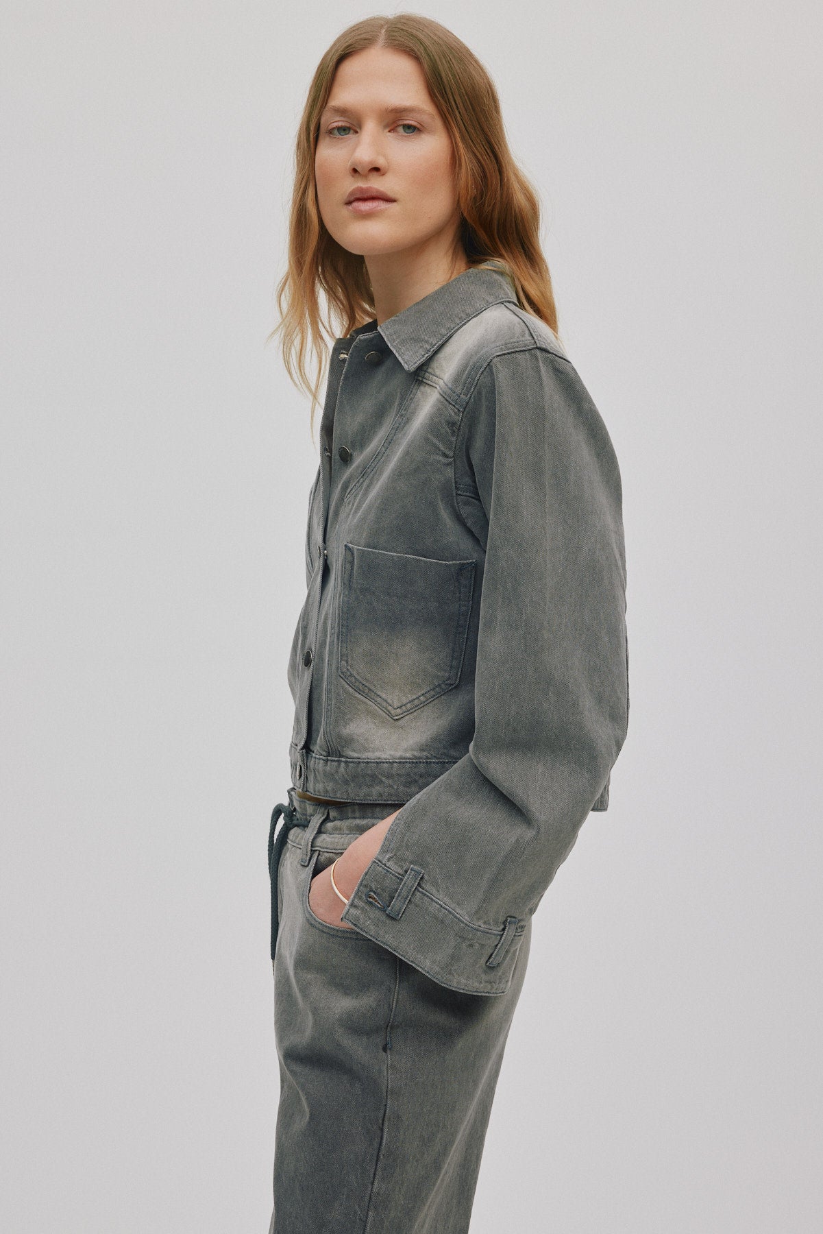 Janny - Grey denim jacket I Washed grey 2 - Rabens Saloner - DK