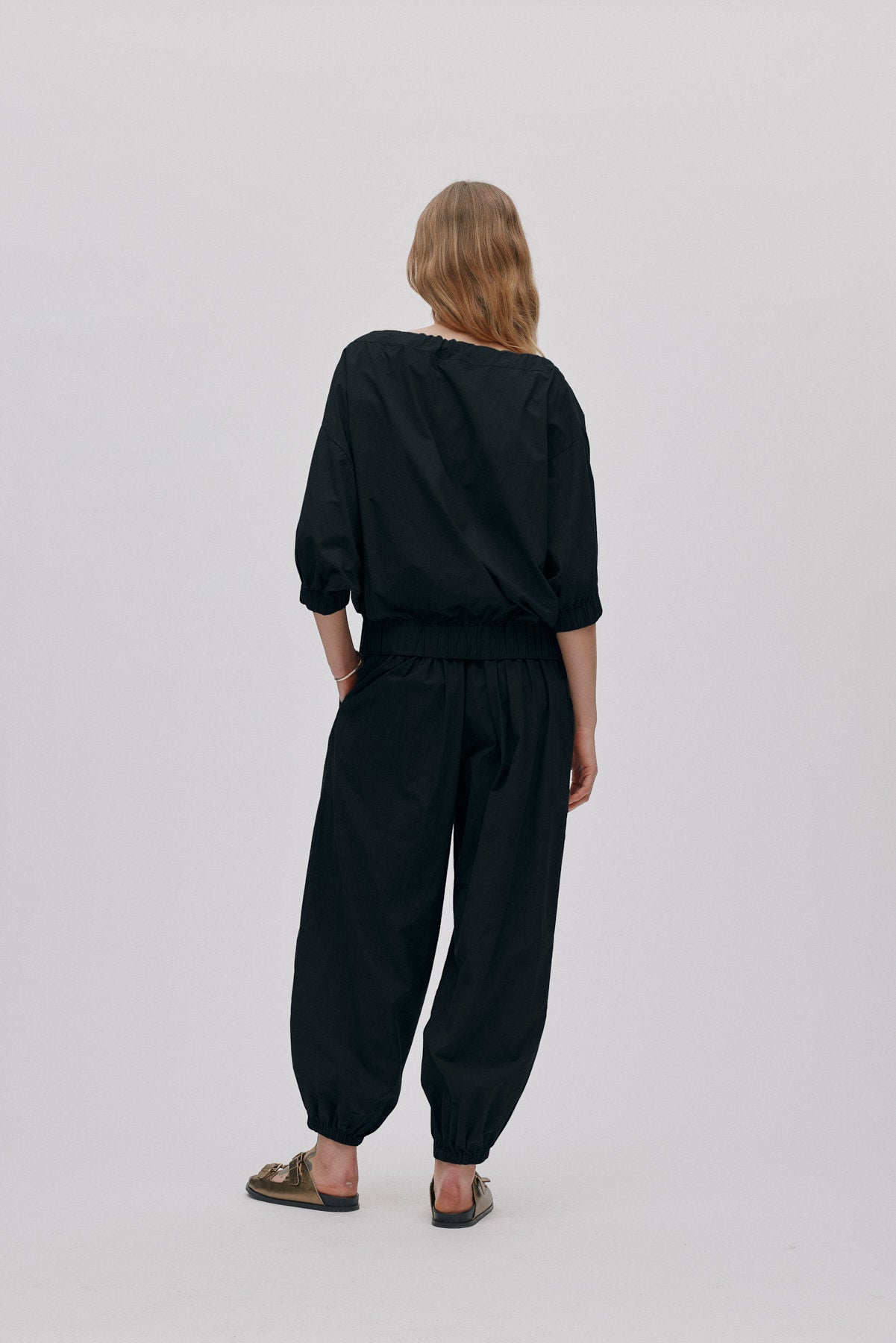 Ingefred - Poplin gathered top I Black 2 - Rabens Saloner - DK