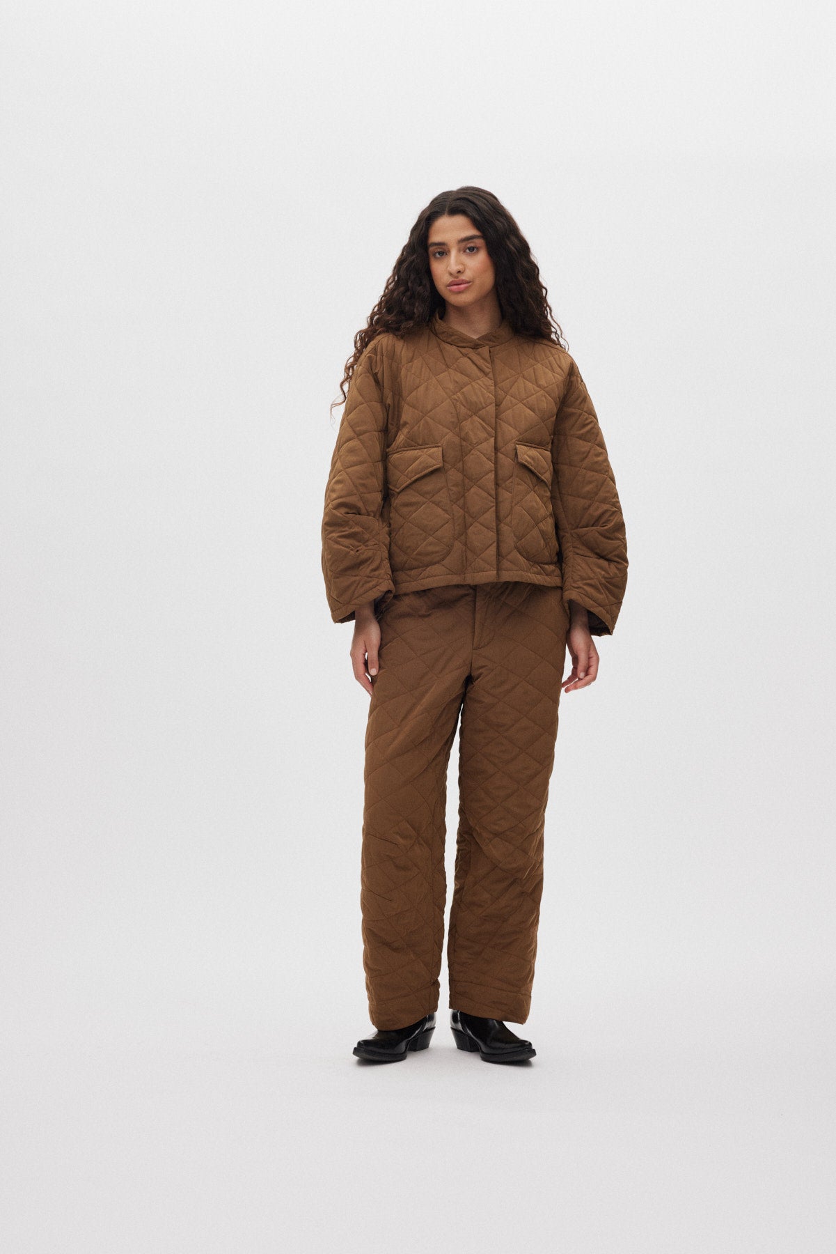 Rhea - Tech quilt jacket I Chestnut 7 - Rabens Saloner - DK
