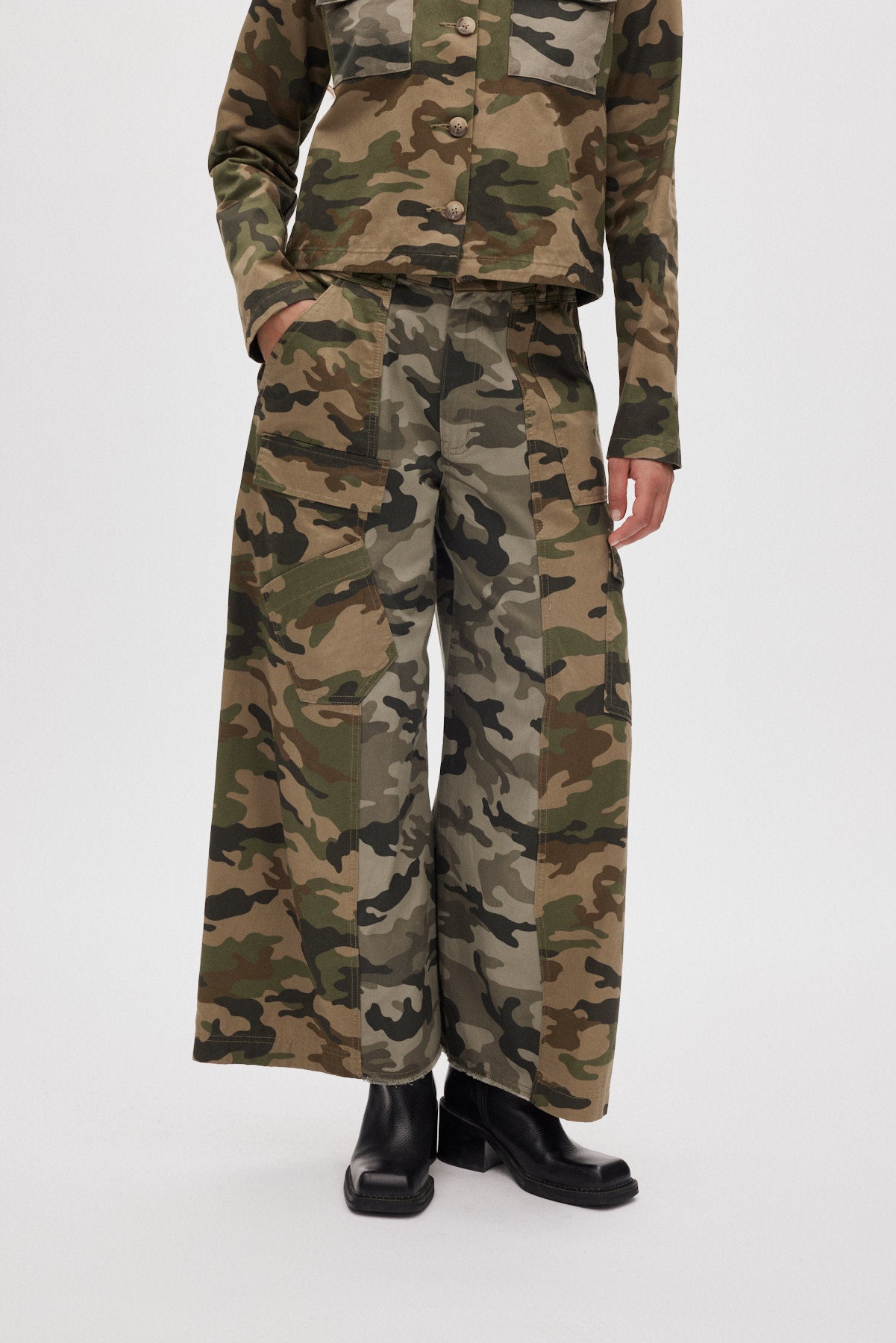 Niva - Camo patchwork pants I Camo combo 2 - Rabens Saloner - DK