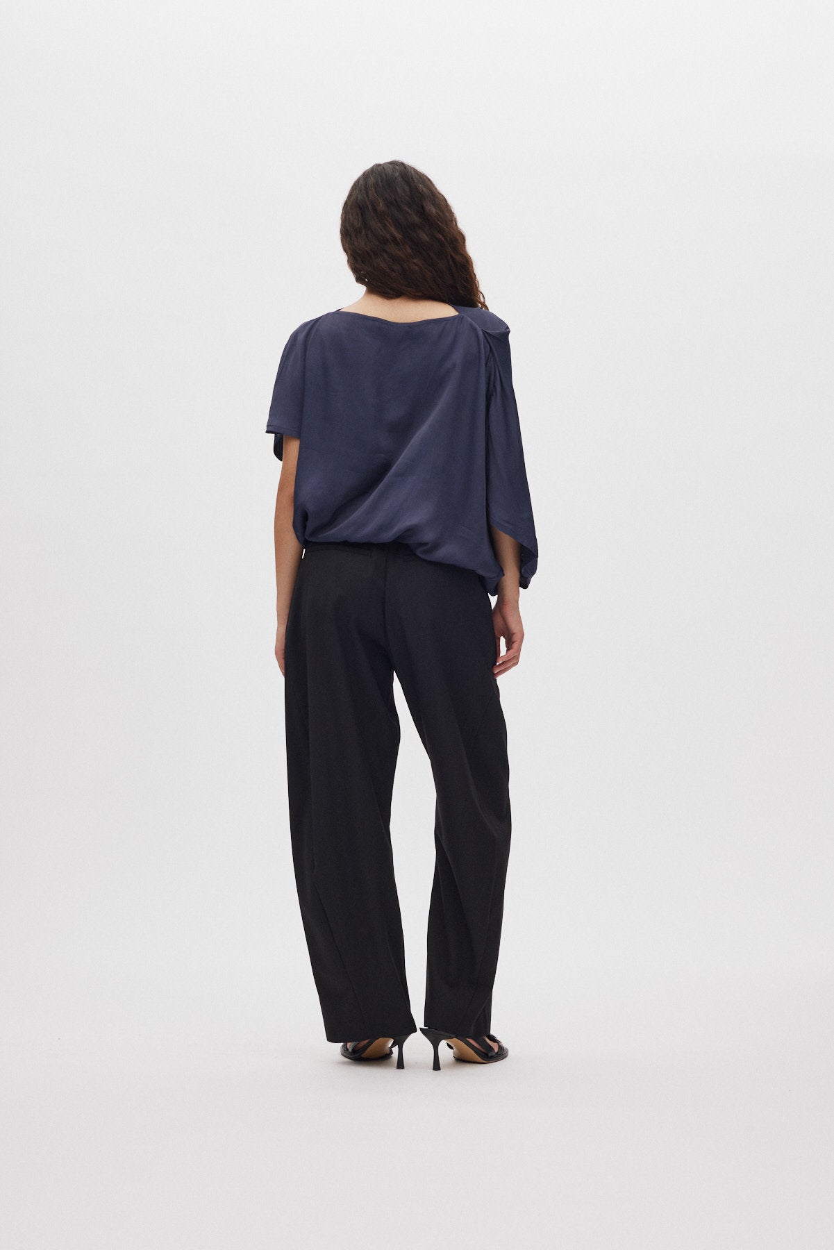 Mist - Ripple drape blouse I Dark Blue 3 - Rabens Saloner - DK