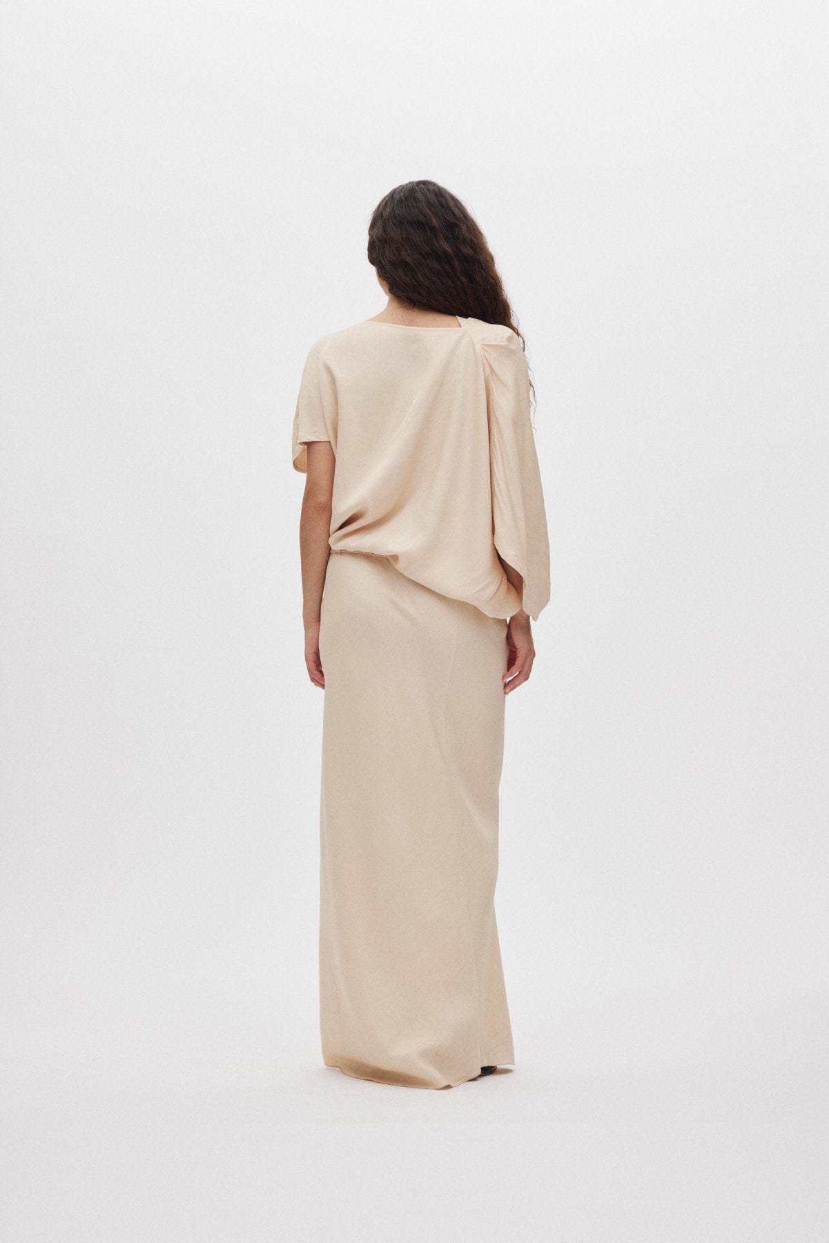 Mila - Ripple drape dress I Sand Dollar 3 - Rabens Saloner - DK