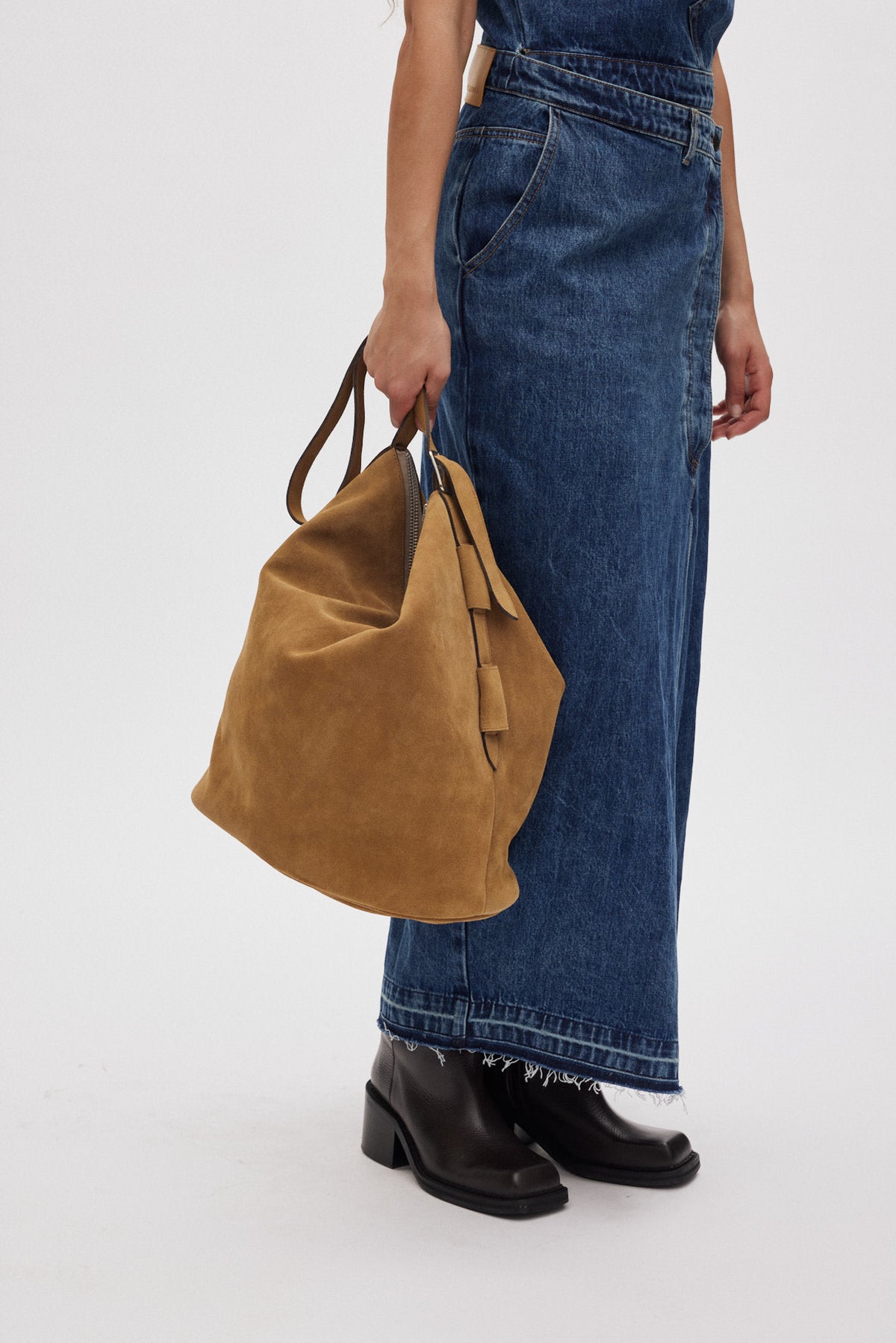 Shamika - Heavy suede shoulder bag I Whiskey 2 - Rabens Saloner - DK
