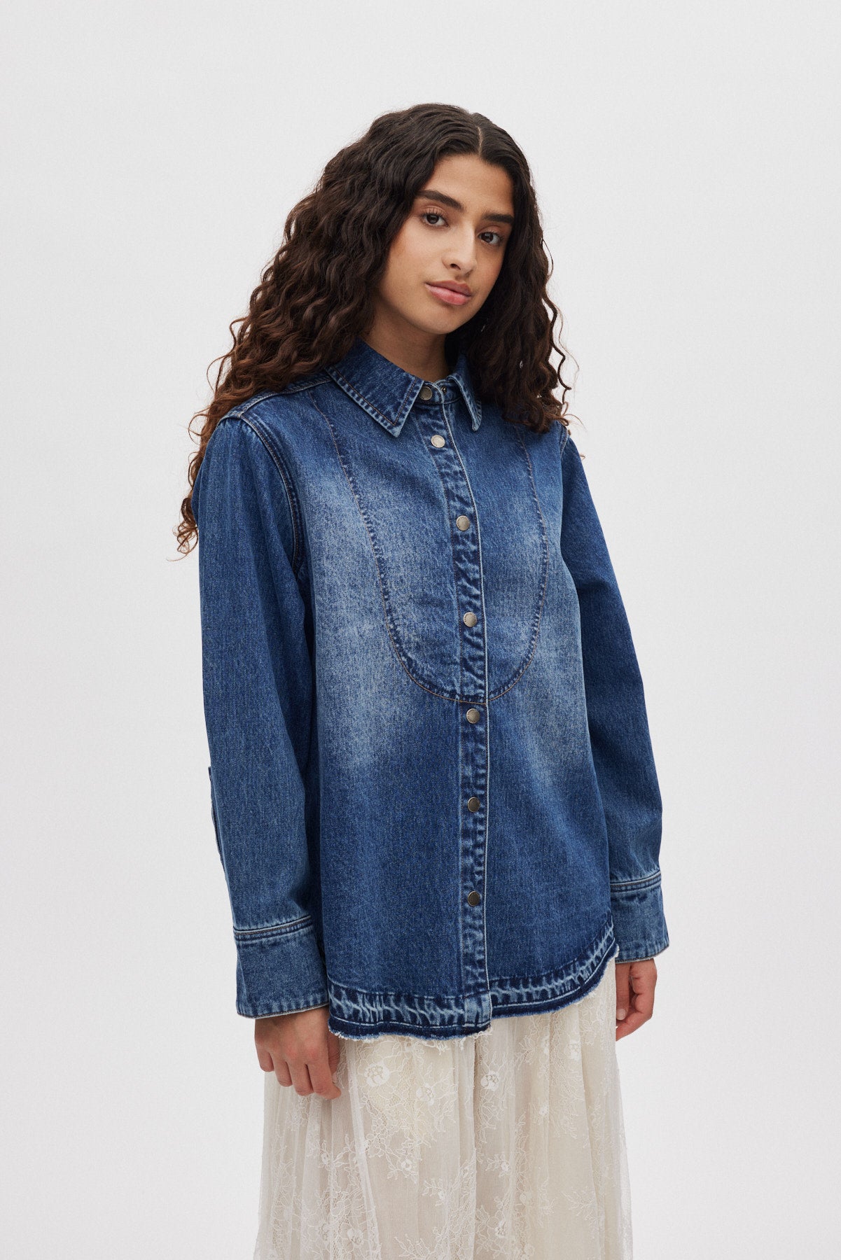 Paia - Denim bib shirt I Dark indigo 1 - Rabens Saloner - DK