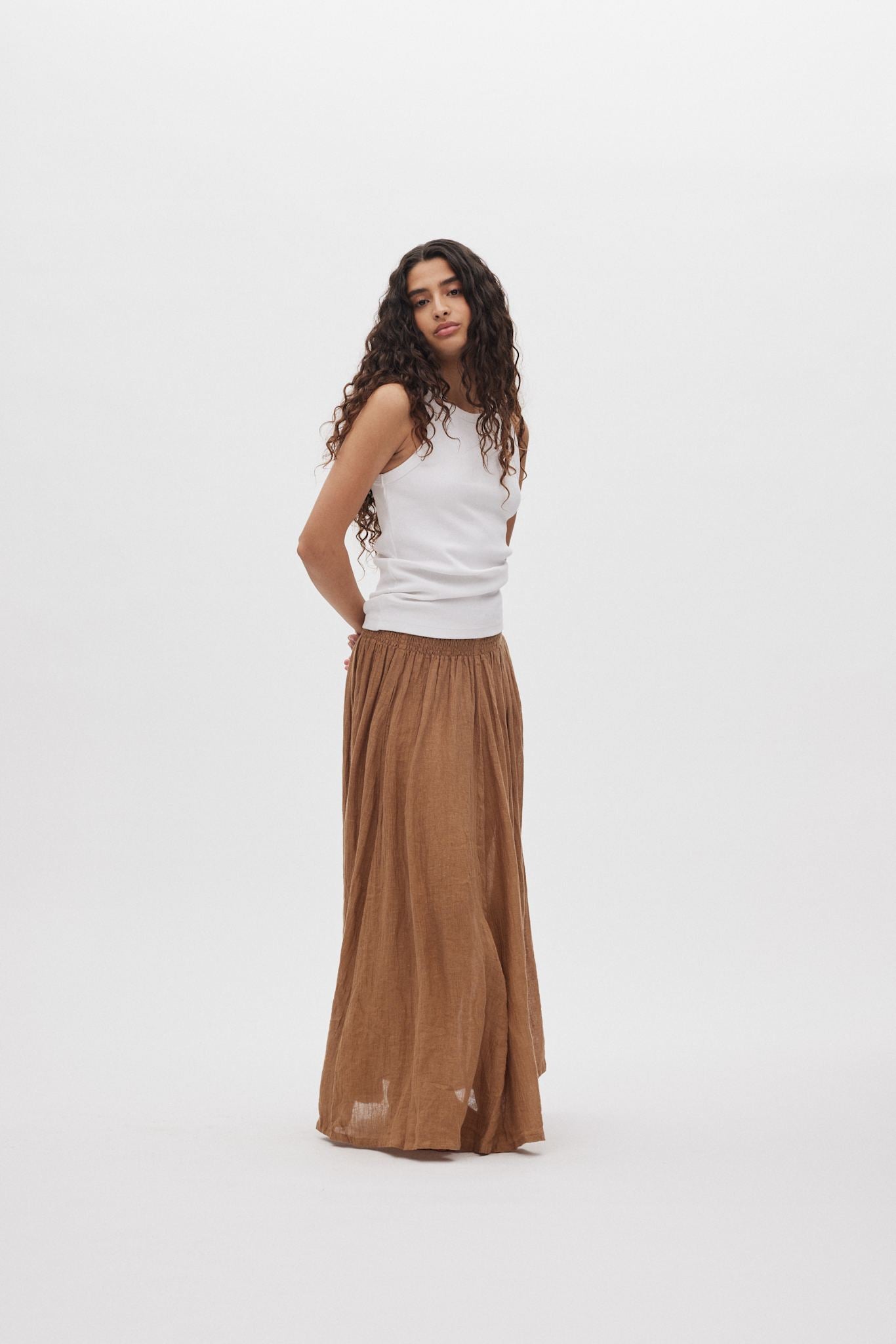 Jumana - Crinkled flared skirt I Walnut 4 - Rabens Saloner - DK