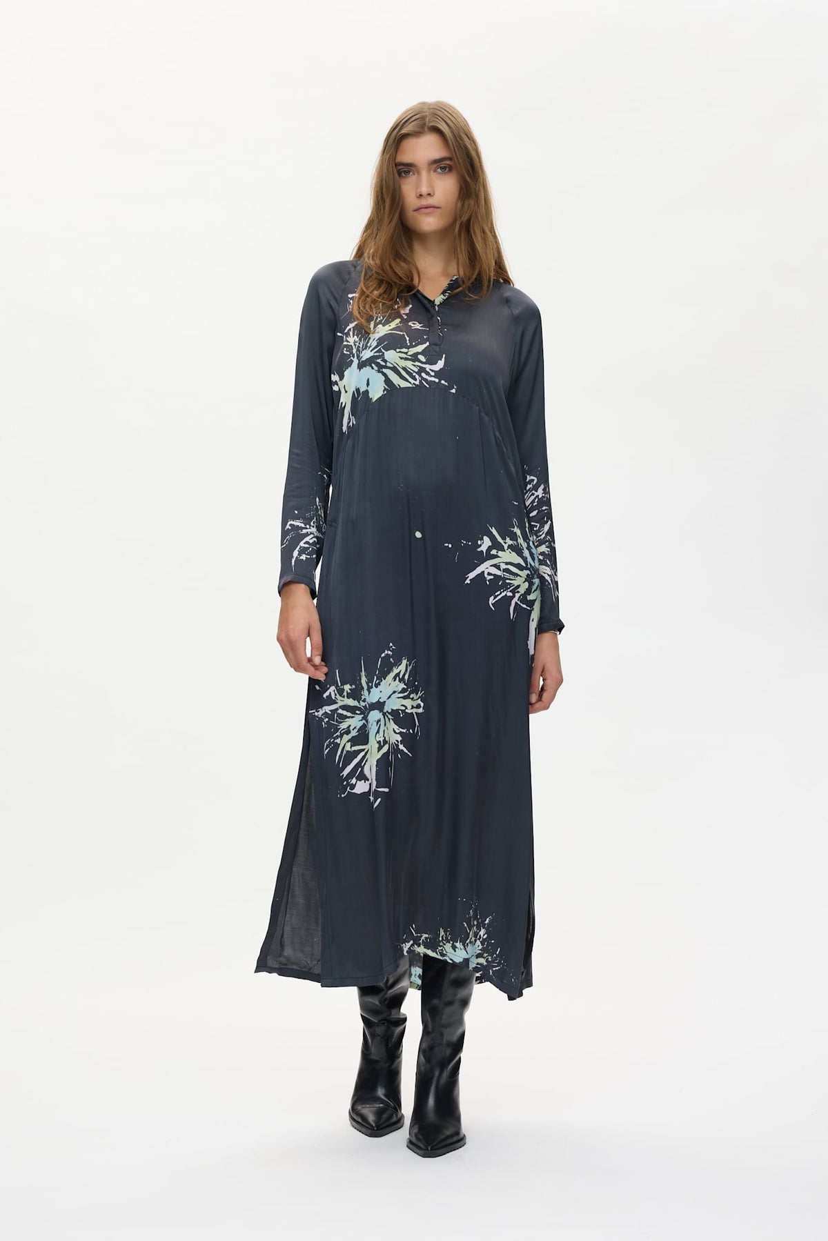 Helma - Lumière kaftan I Iron grey 1 - Rabens Saloner - DK