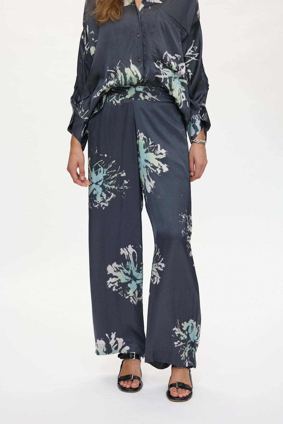 Alisa - Lumiére wide leg pants I Iron grey 2 - Rabens Saloner - DK