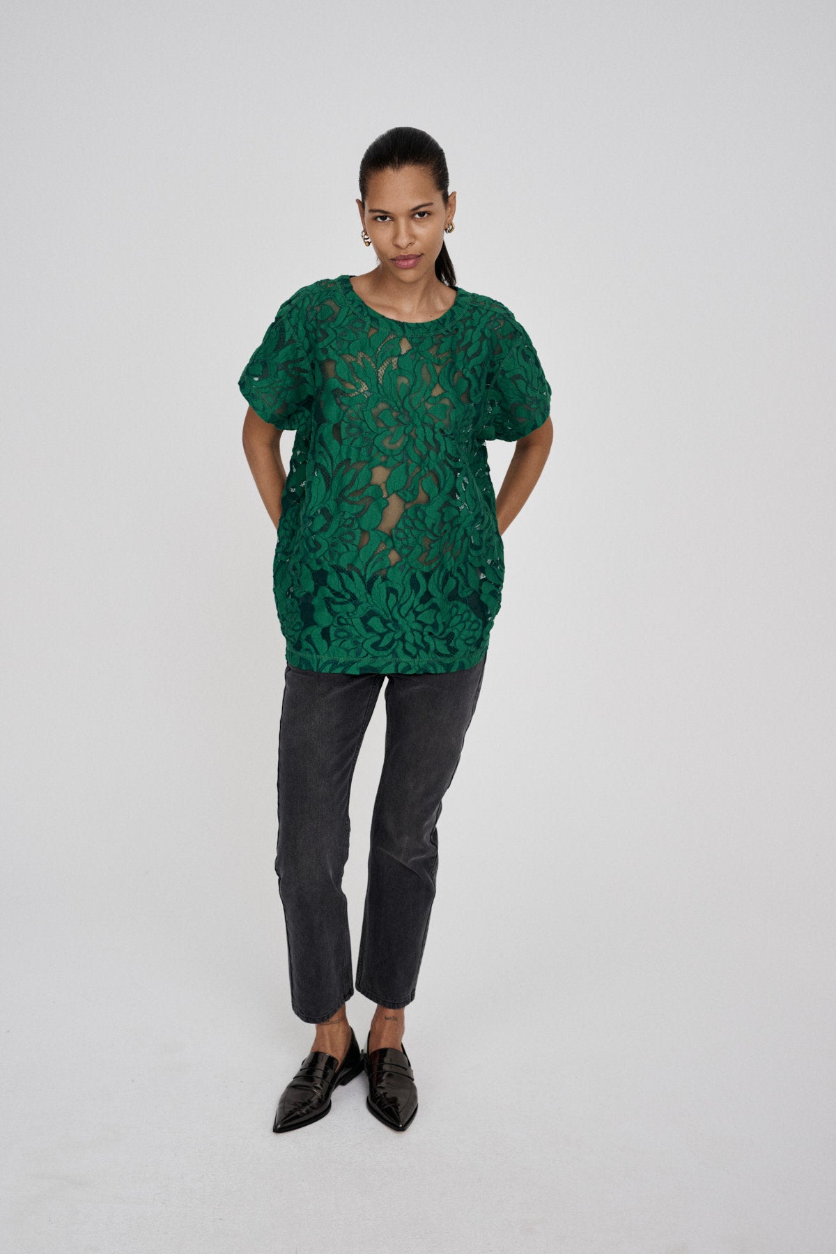 Enia - Orchid lace oversize t-shirt I Black 3 - Rabens Saloner - DK