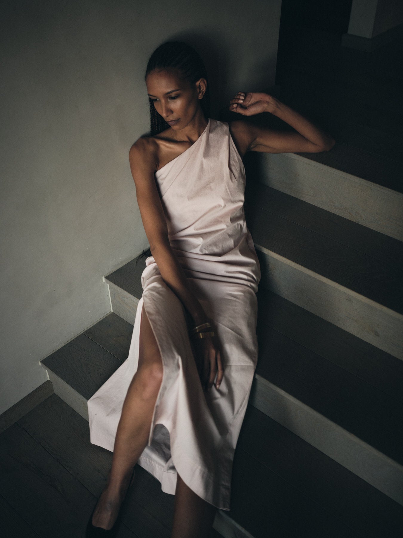 Aryana - Papery one shoulder long dress I Powder Powder XS 6 - Rabens Saloner - DK