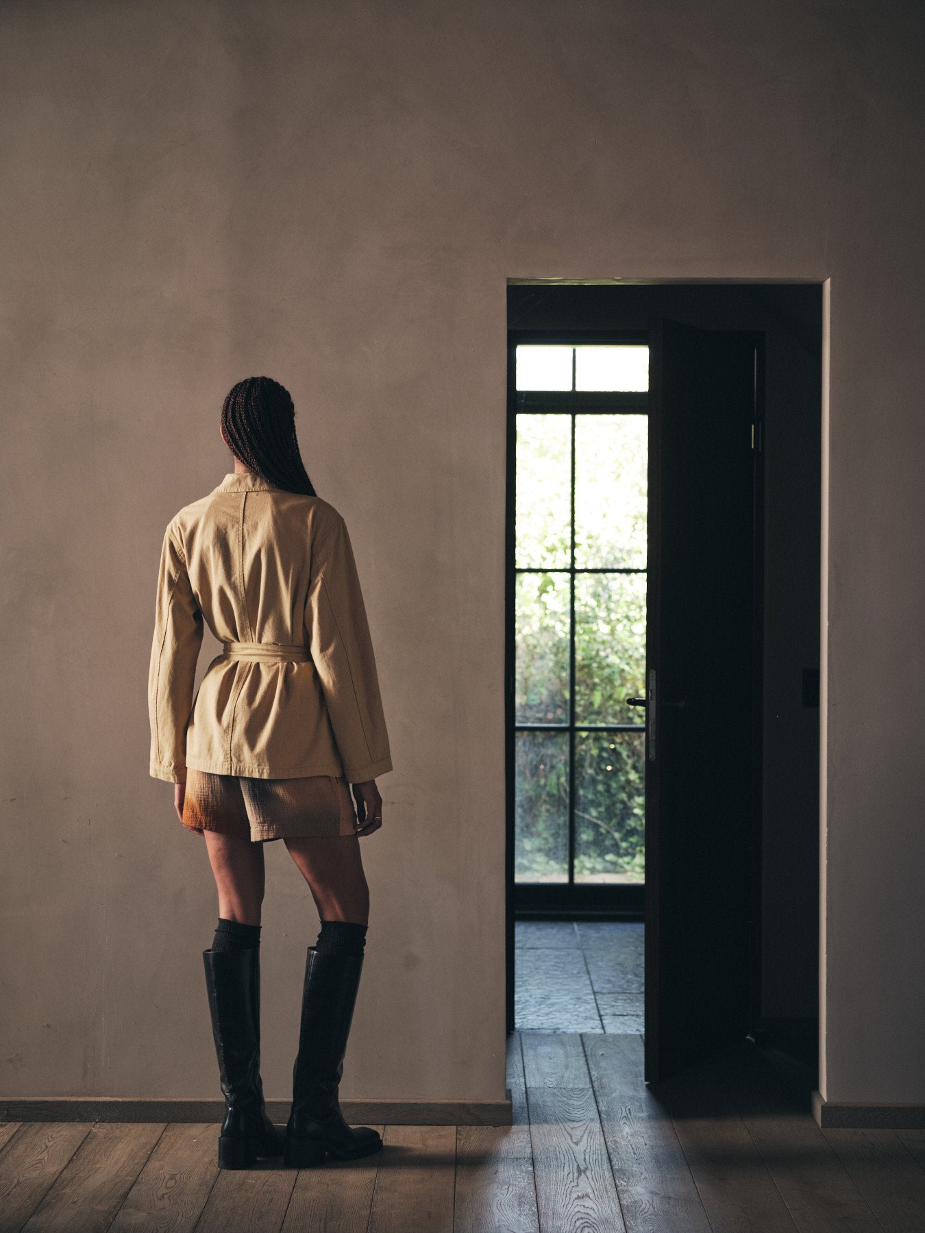 Sienna - Texture canvas belted jacket I Sand 8 - Rabens Saloner - DK