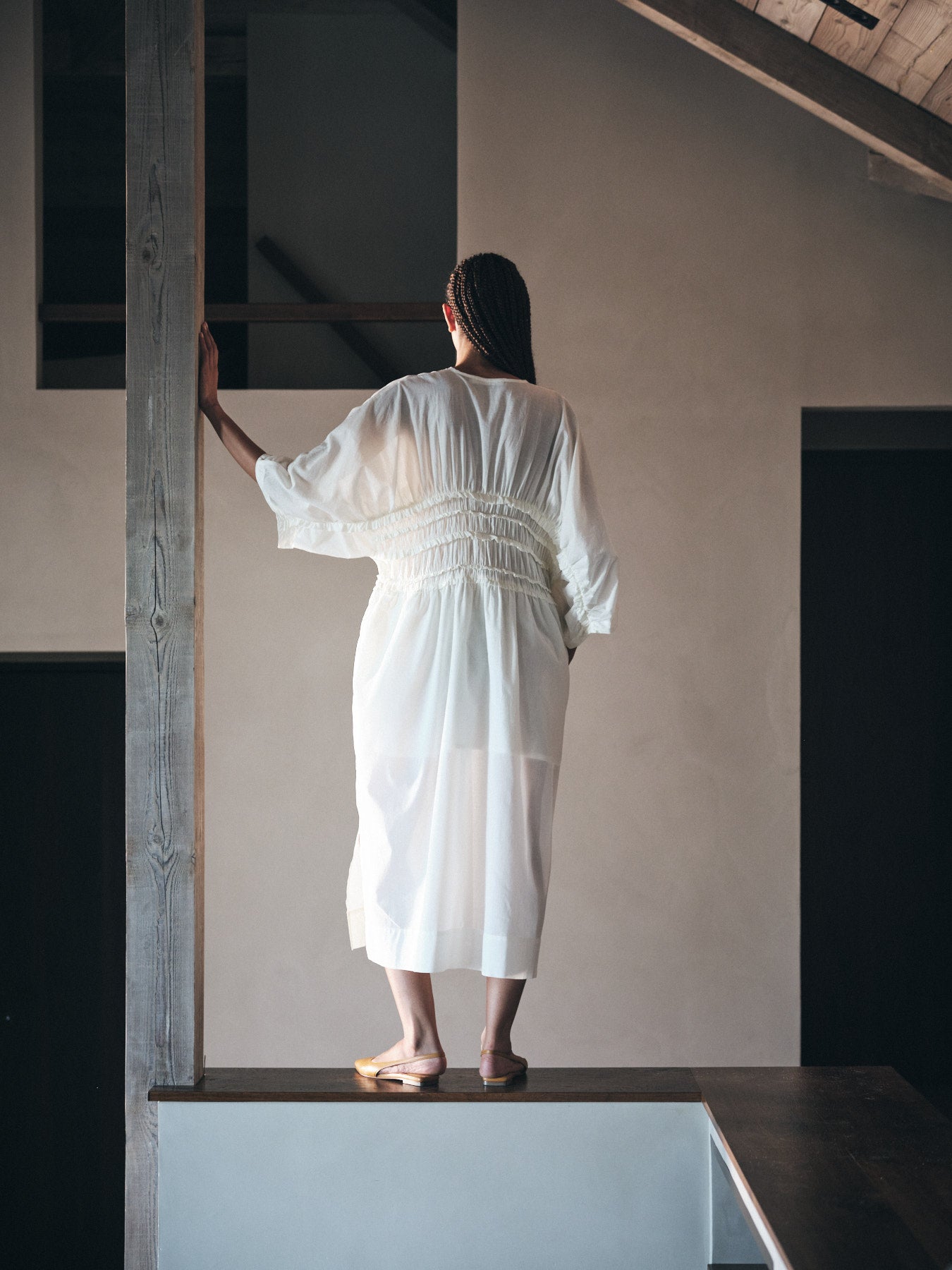 Ina - Voile frill gathered dress I Chalk 9 - Rabens Saloner - DK