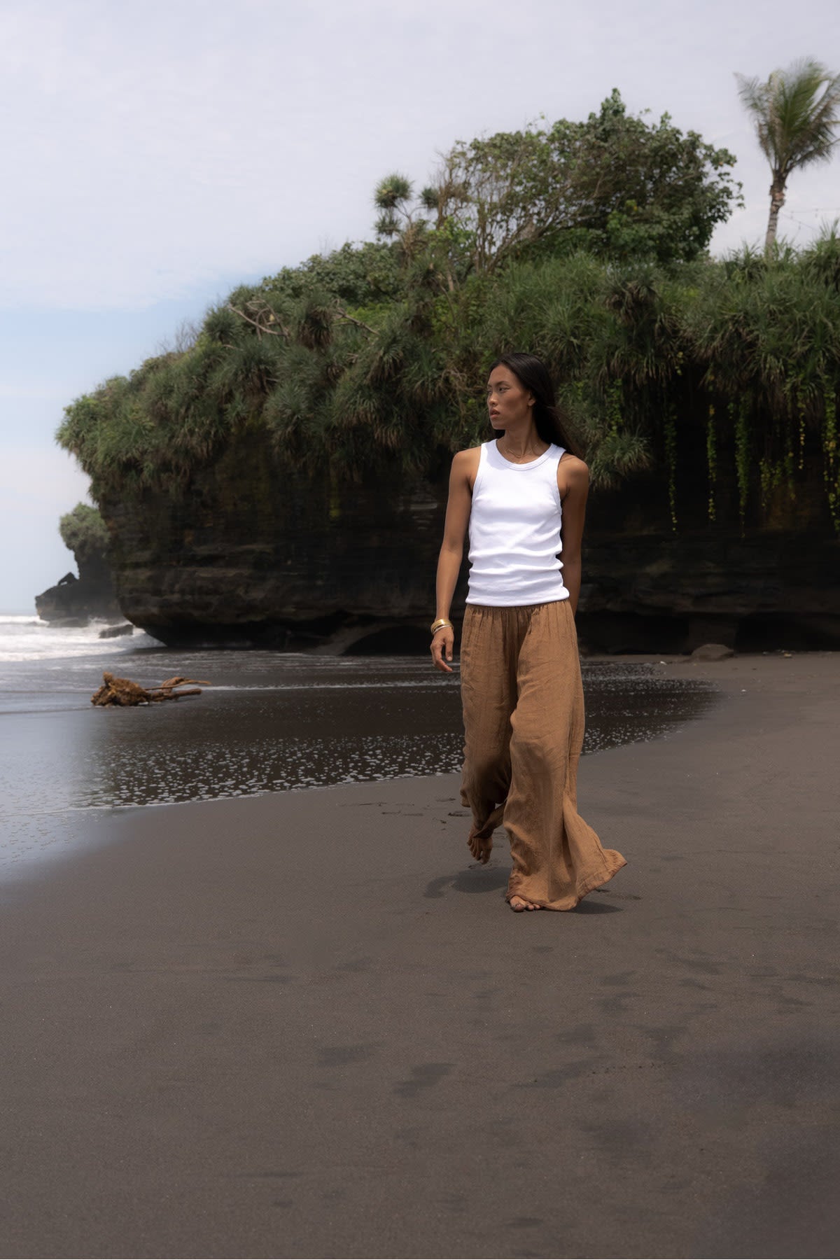 Karam - Crinkled wide leg pants I Walnut 9 - Rabens Saloner - DK