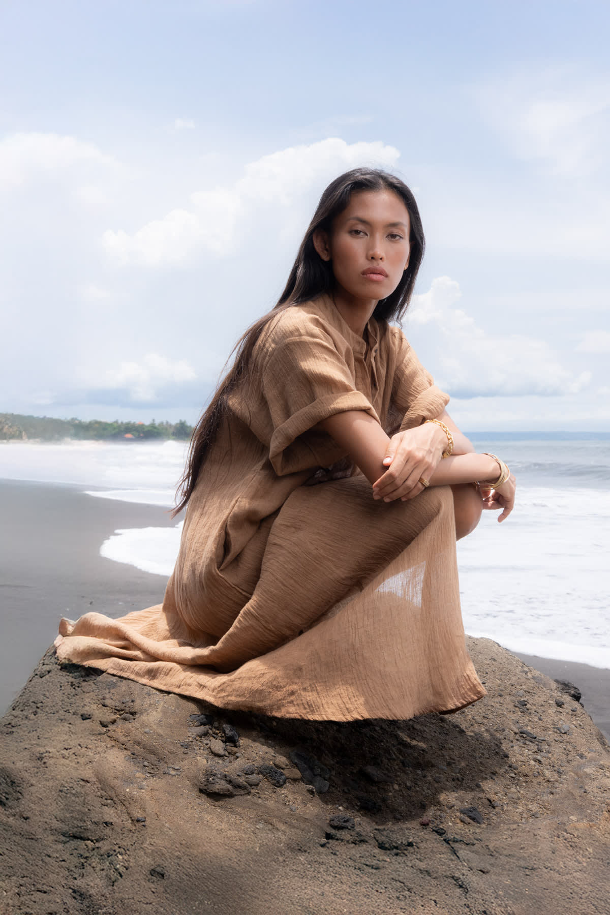 Susi - PRE-ORDER I Crinkled long kaftan I Walnut 6 - Rabens Saloner - DK