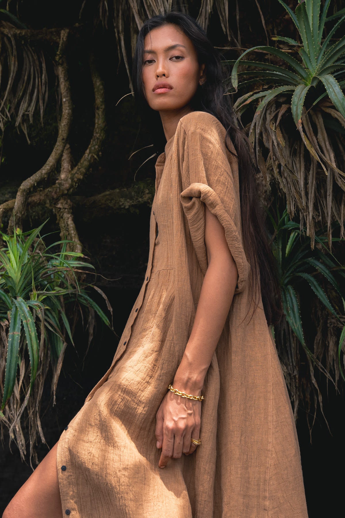 Susi - PRE-ORDER I Crinkled long kaftan I Walnut Walnut XS 2 - Rabens Saloner - DK