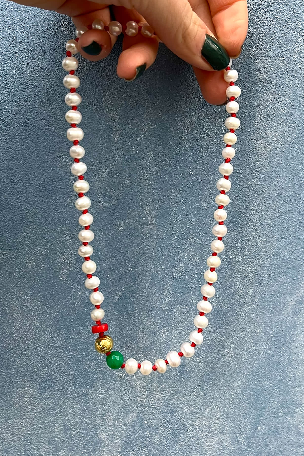 Pearl Necklace With Beads - Nafsu I Gold Beads w/ Coral and Green Onyx 2 - Rabens Saloner - DK