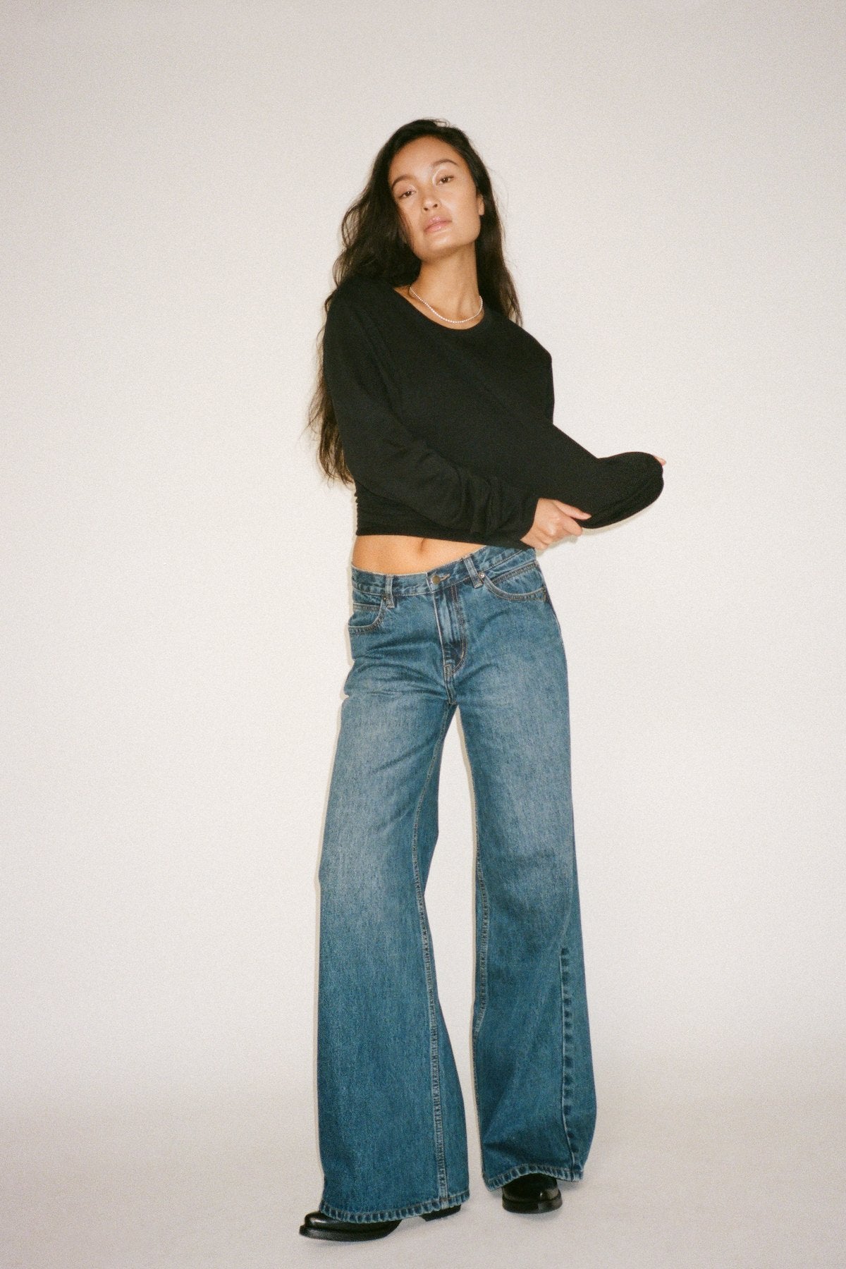 Hila - Light stretch crew neck top I Navy 3 - Rabens Saloner - DK