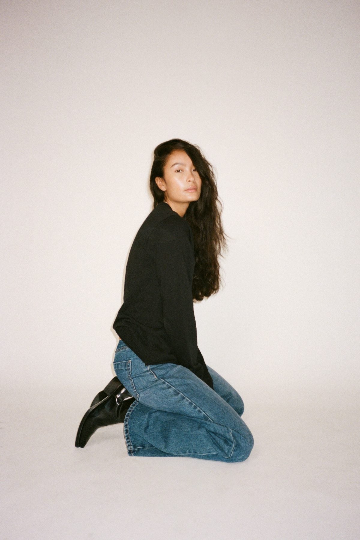 Hila - Light stretch crew neck top I Jet black 6 - Rabens Saloner - DK