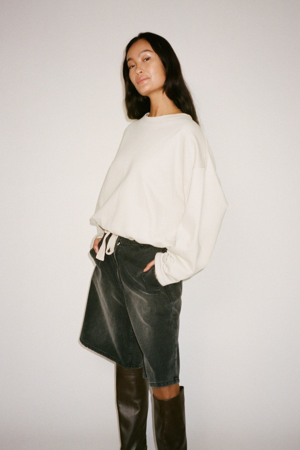 Sheela - Sweat drawstring top I Oyster 6 - Rabens Saloner - DK