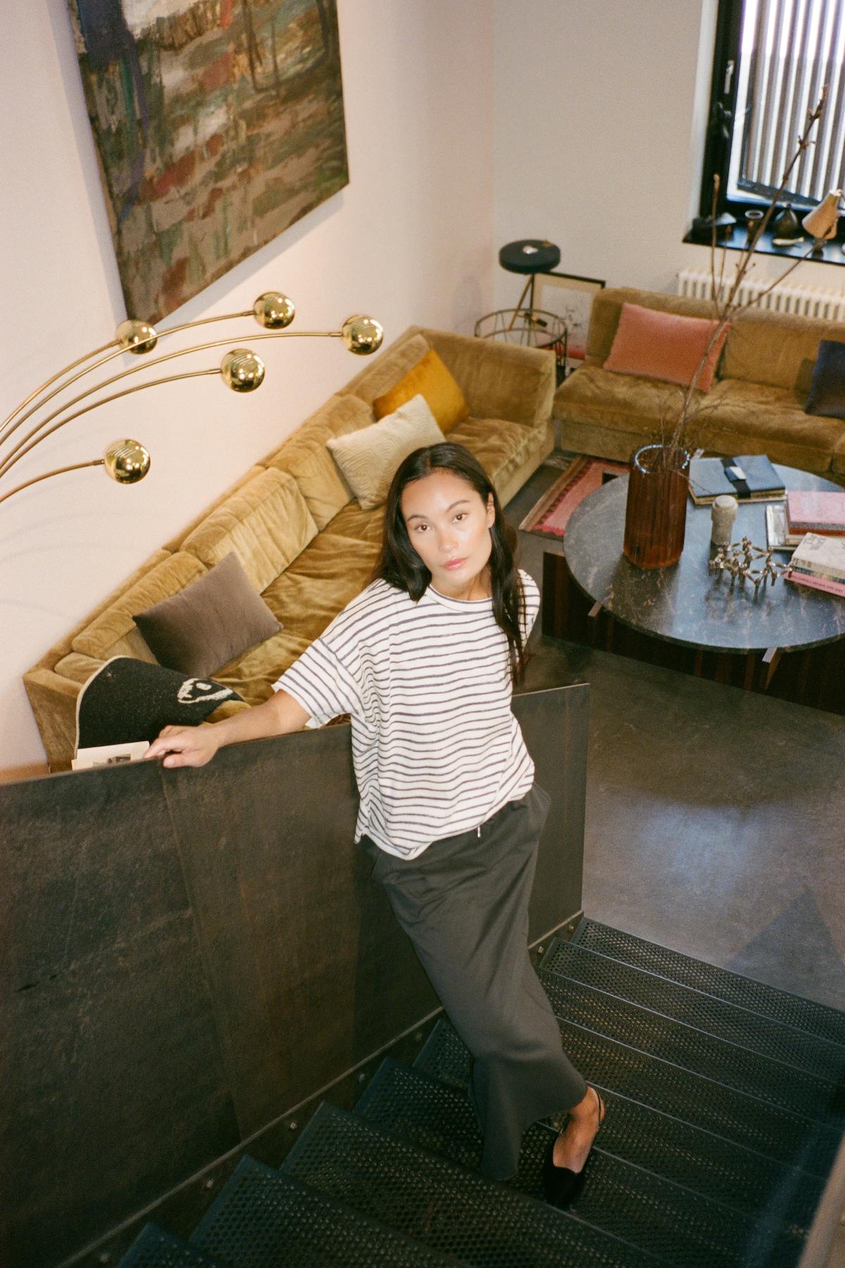 Margot - Light stretch cropped t-shirt I Oyster navy stripe 1 - Rabens Saloner - DK