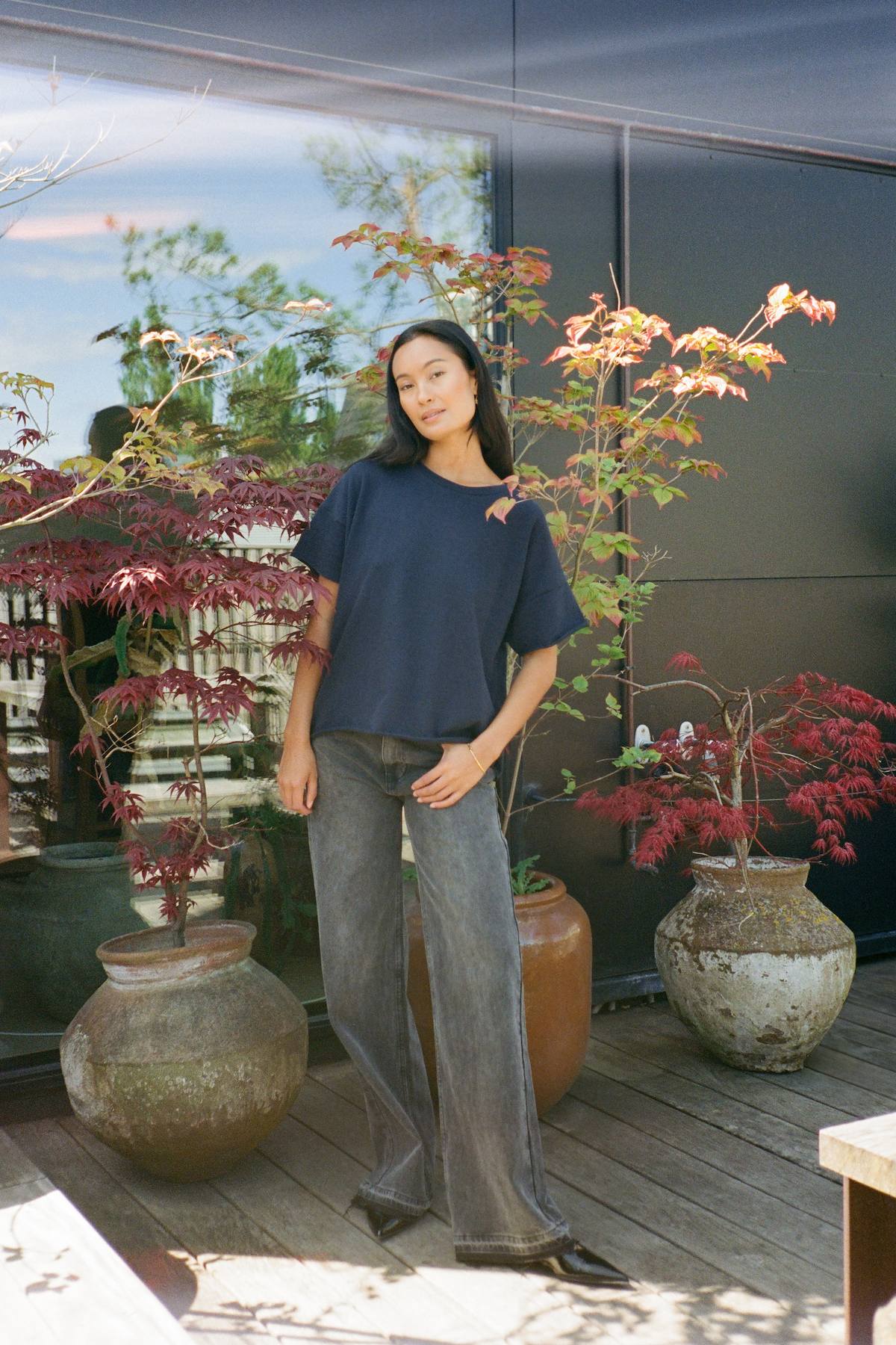 Margot - Light stretch cropped t-shirt I Navy 1 - Rabens Saloner - DK