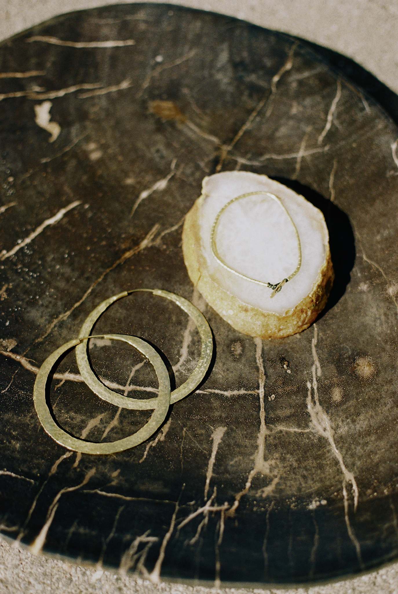 Nafsu - Tube bead bracelet I Gold plated 3 - Rabens Saloner - DK