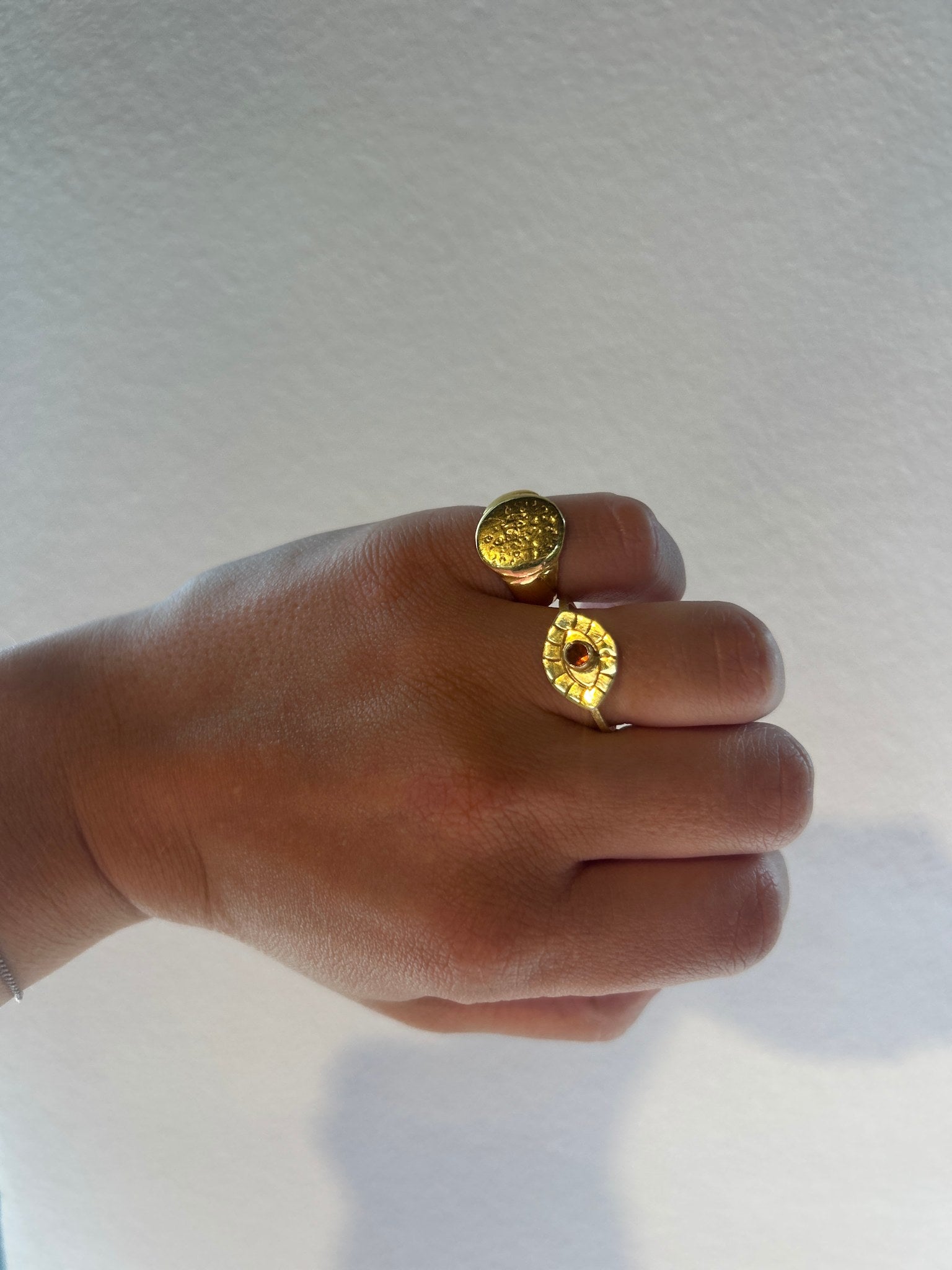 Nafsu - Eye ring I Gold plated 4 - Rabens Saloner - DK