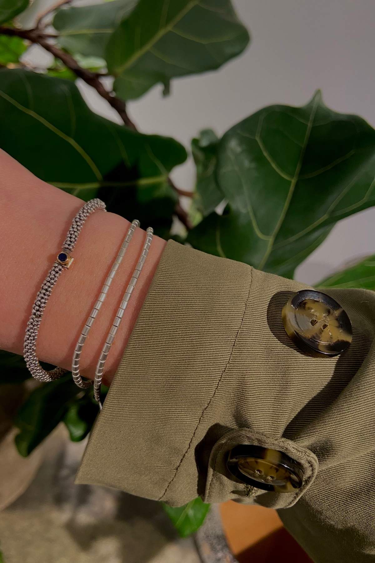 Nafsu - Silver bracelet w/square pendant I Dark stone 3 - Rabens Saloner - DK