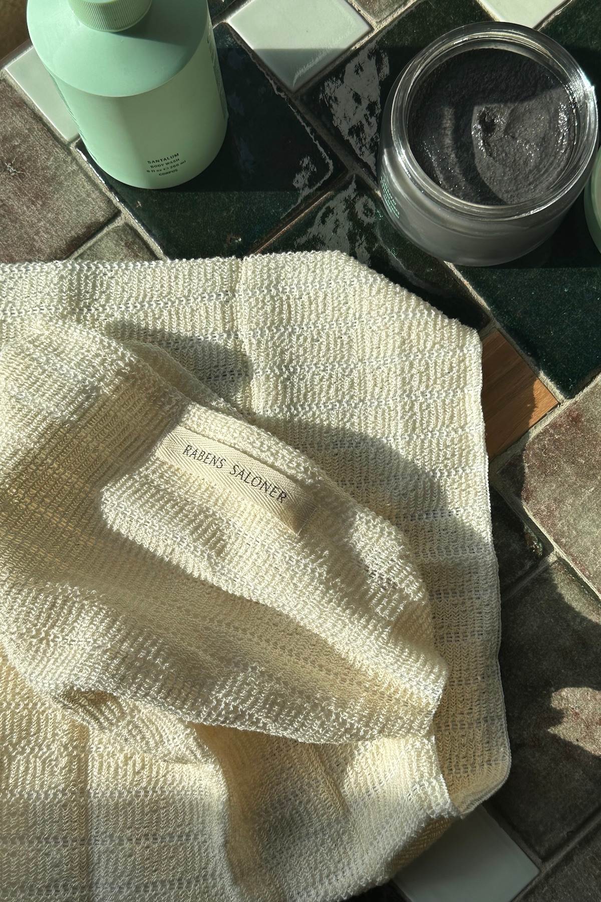 Exfoliating towel - Exfoliating towel I Creme 5 - Rabens Saloner - DK