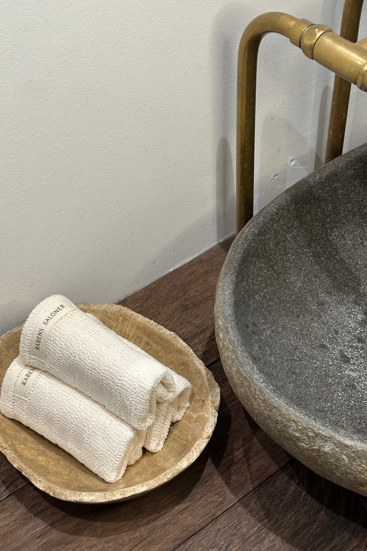 Exfoliating towel - Exfoliating towel I Creme 4 - Rabens Saloner - DK