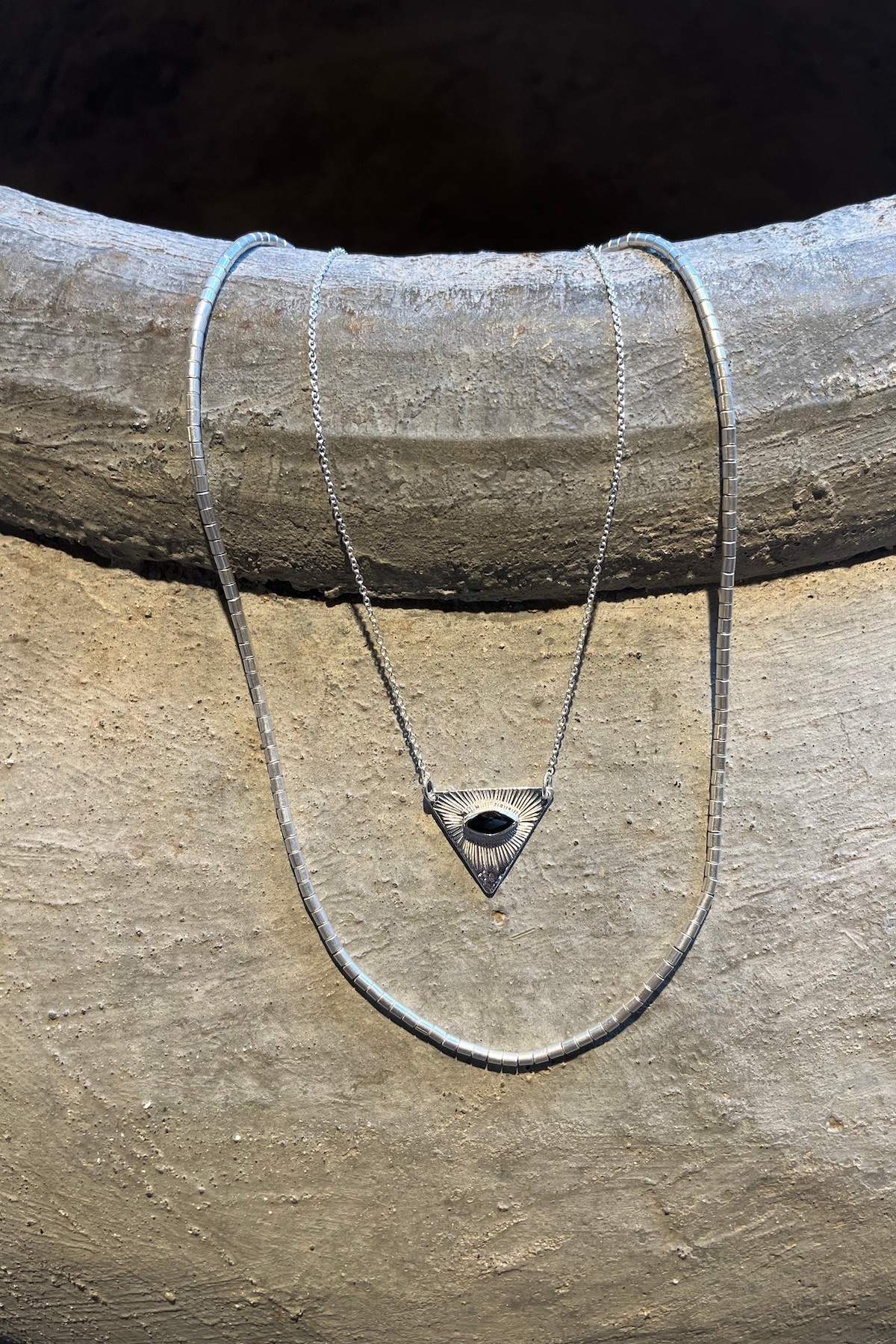 Chain w/ Triangle Eye Pendant - Nafsu I Silver 1 - Rabens Saloner - DK