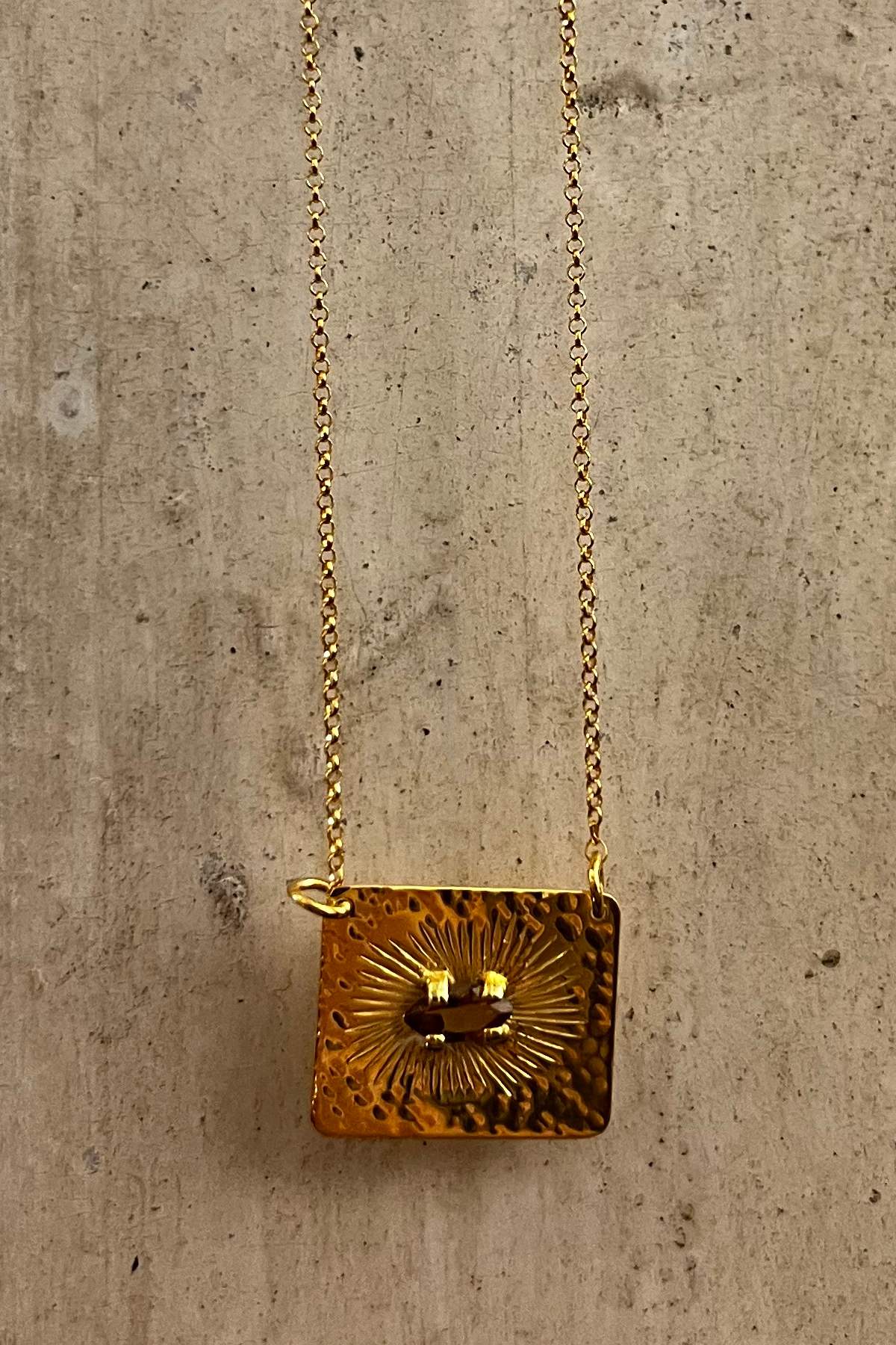 Nafsu - Escapulario necklace I Purple stone 3 - Rabens Saloner - DK