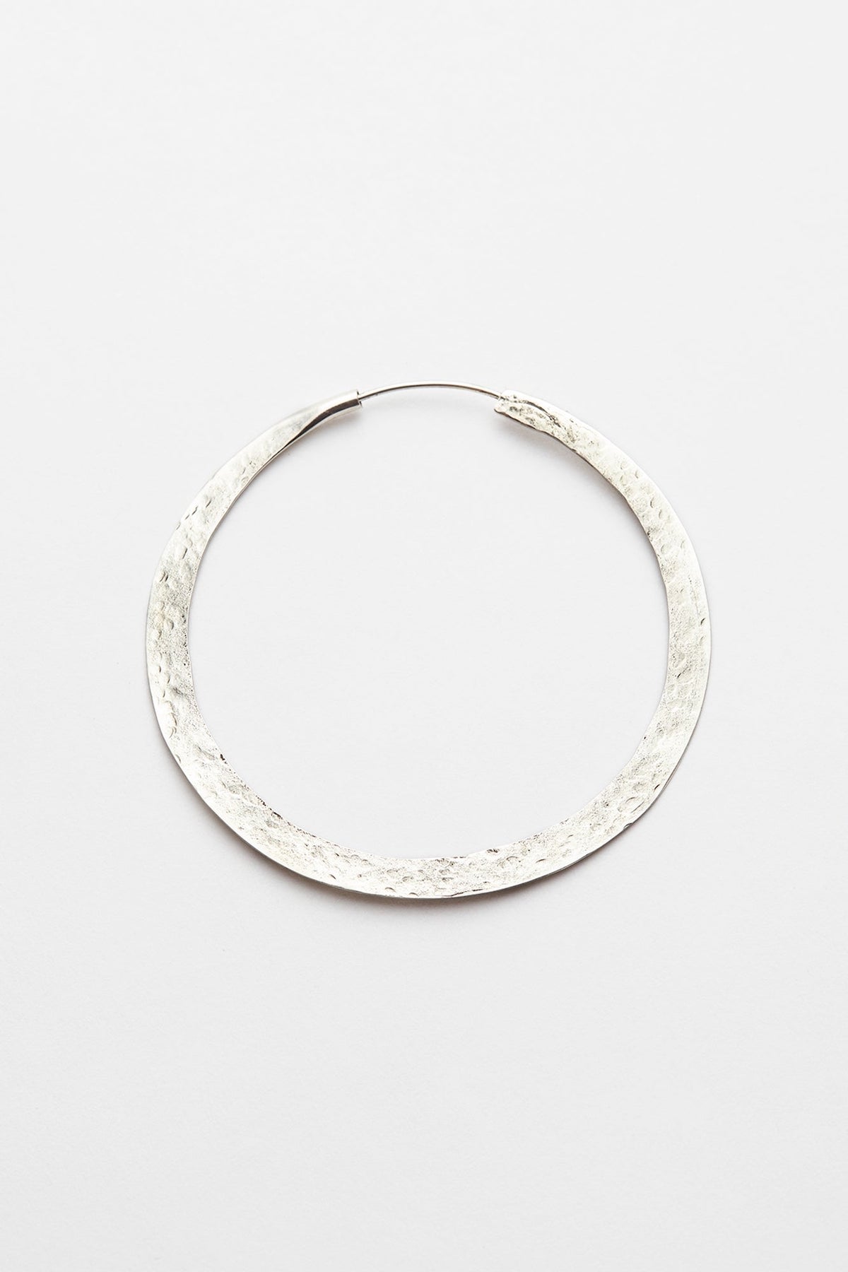 Nafsu - Silver hammered hoop L I Silver Silver O/S 1 - Rabens Saloner - DK