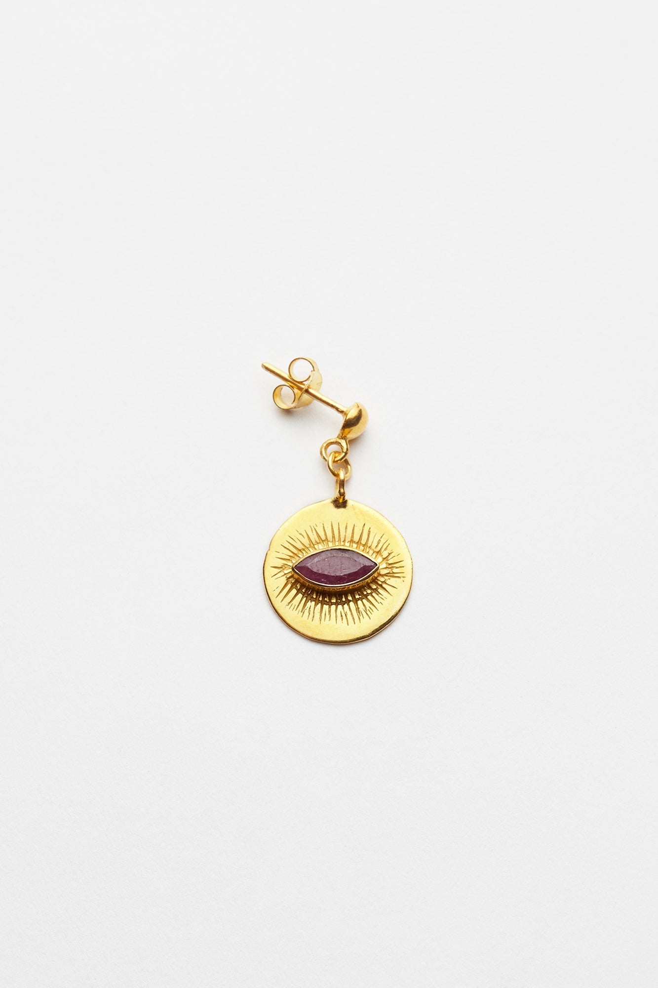 Nafsu - Earstick w/ round eye pendant I Gold plated/ Ruby Gold plated/ Ruby O/S 1 - Rabens Saloner - DK