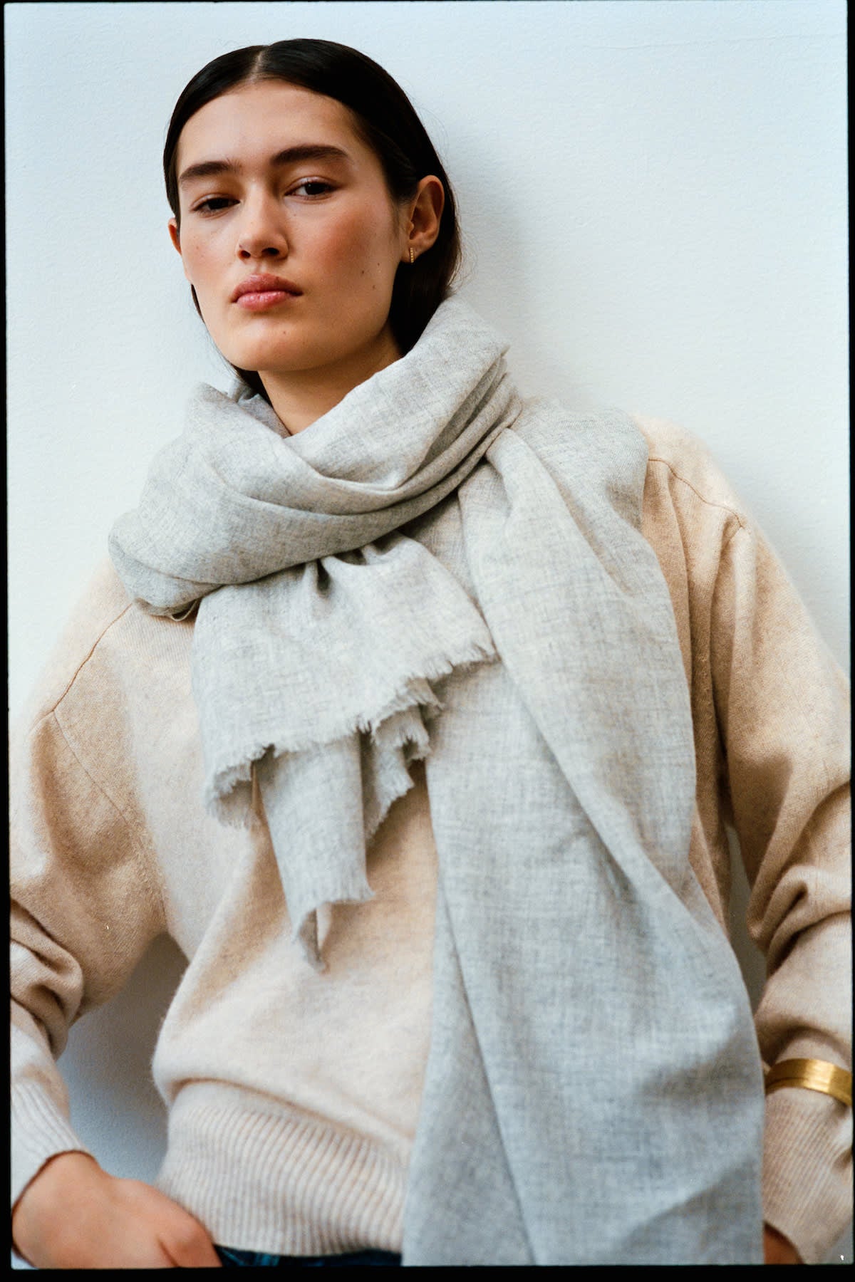 Caroliva - Wool cash scarf I Light grey melange 2 - Rabens Saloner - DK