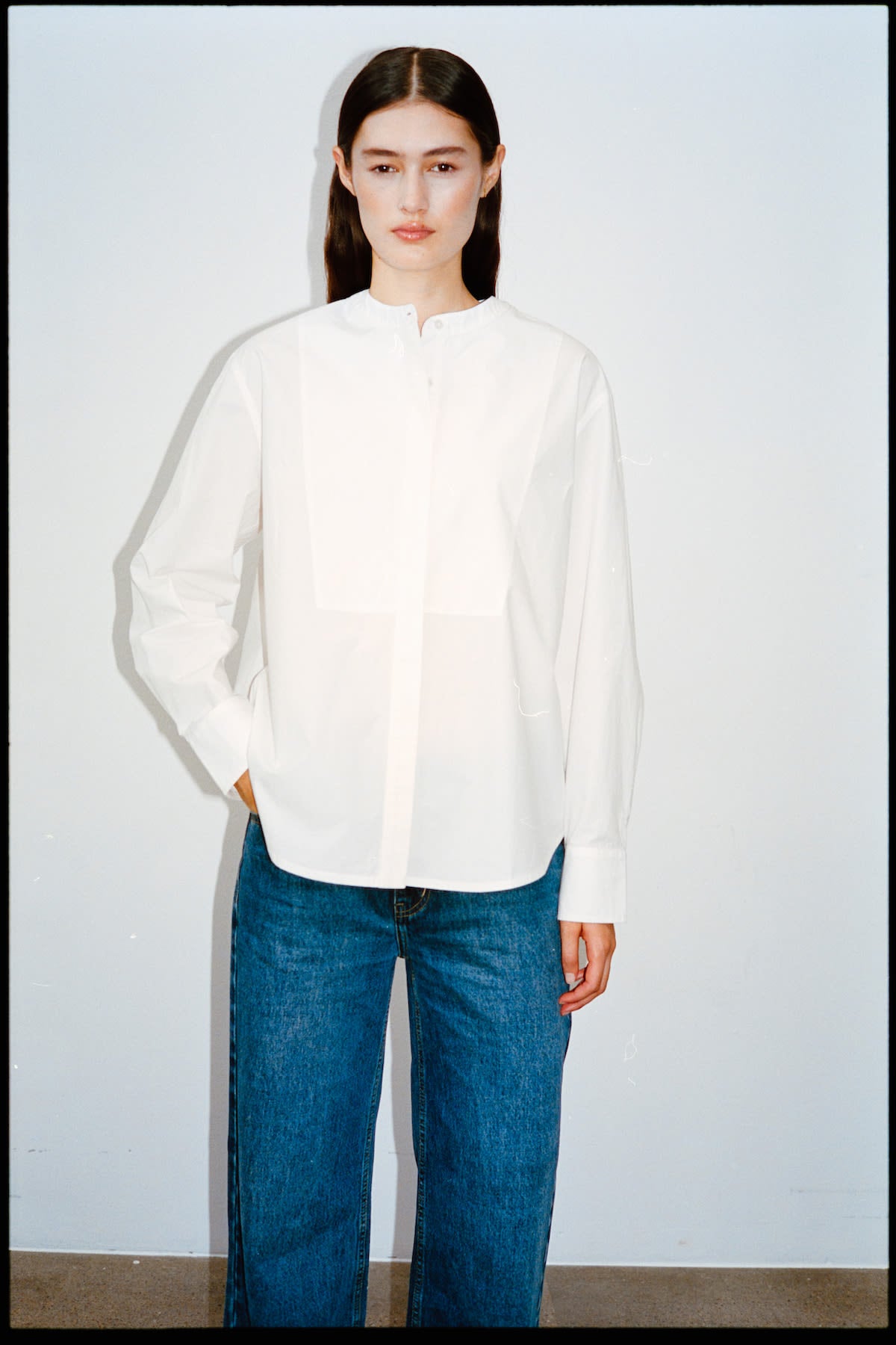 Sunny - Crisp cotton bib front shirt I White