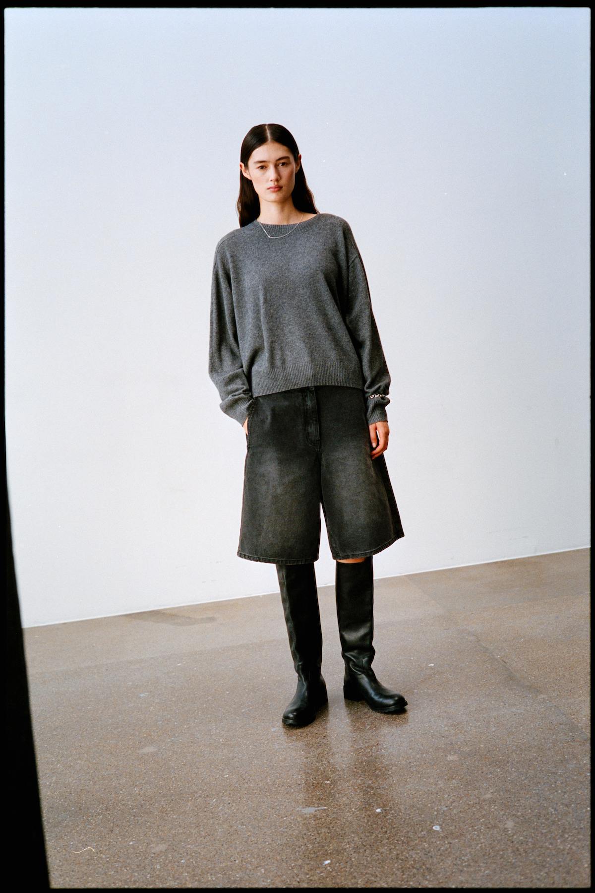 Dalani - Woolcash boxy sweater I Dark grey melange 2 - Rabens Saloner - DK