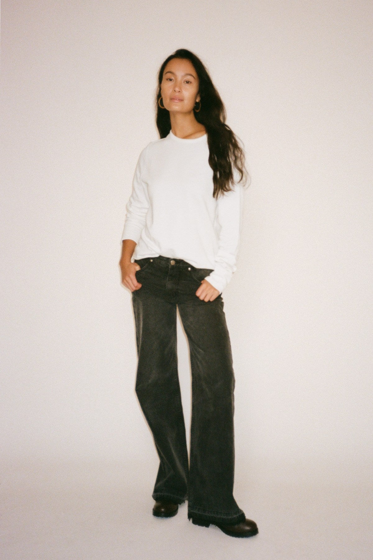 Fellini - Denim black straight pants I Washed black denim 4 - Rabens Saloner - DK