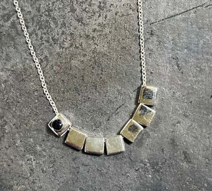 Nafsu - Silver Square Beads Necklace I Silver Silver 2 - Rabens Saloner - DK